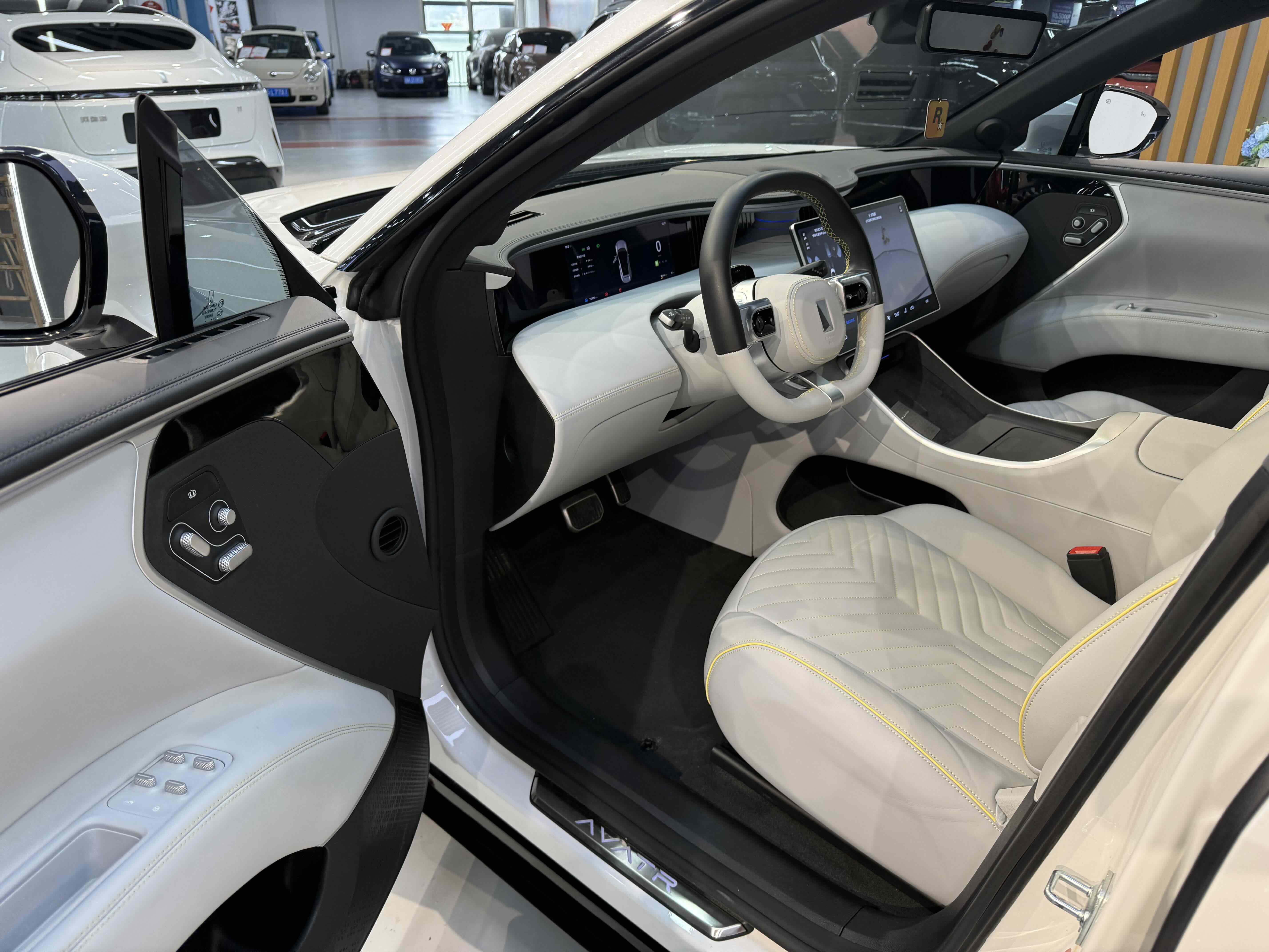 阿维塔 阿维塔11 2023 汽车图片 #9