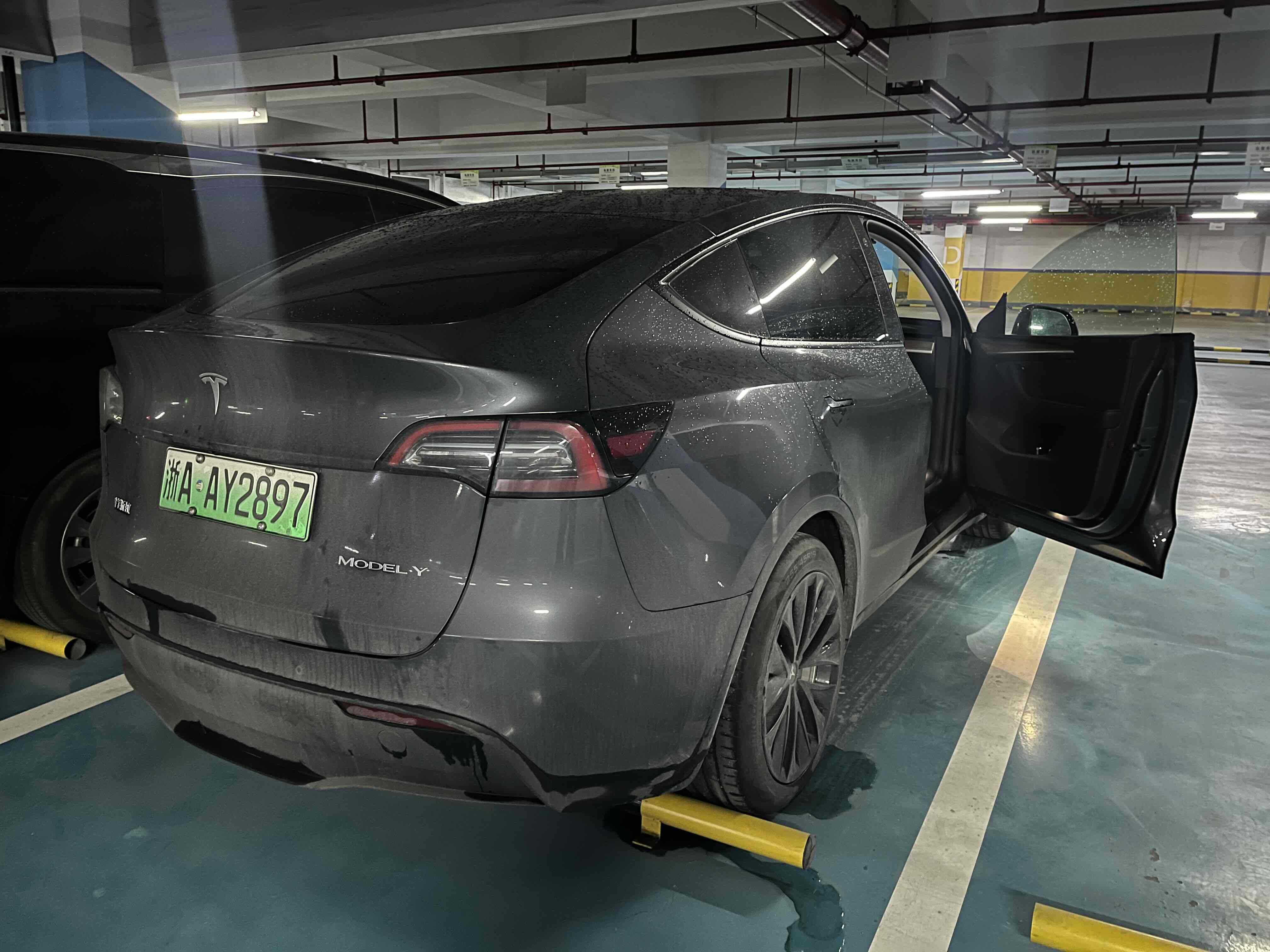 Tesla Model Y 2022 car image #9