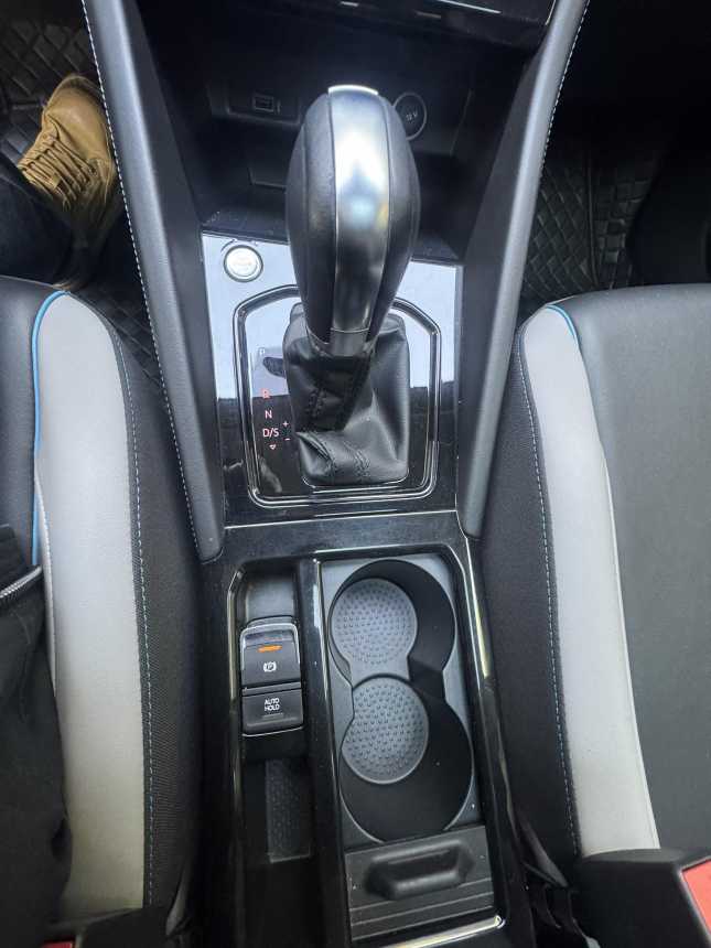 VS5 2023 car image #9