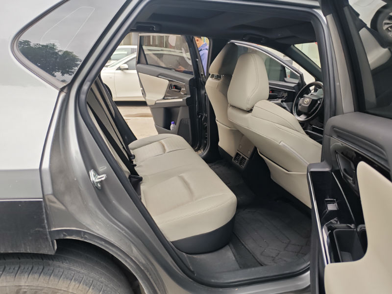 Toyota bZ4X 2022 immagine di auto #9