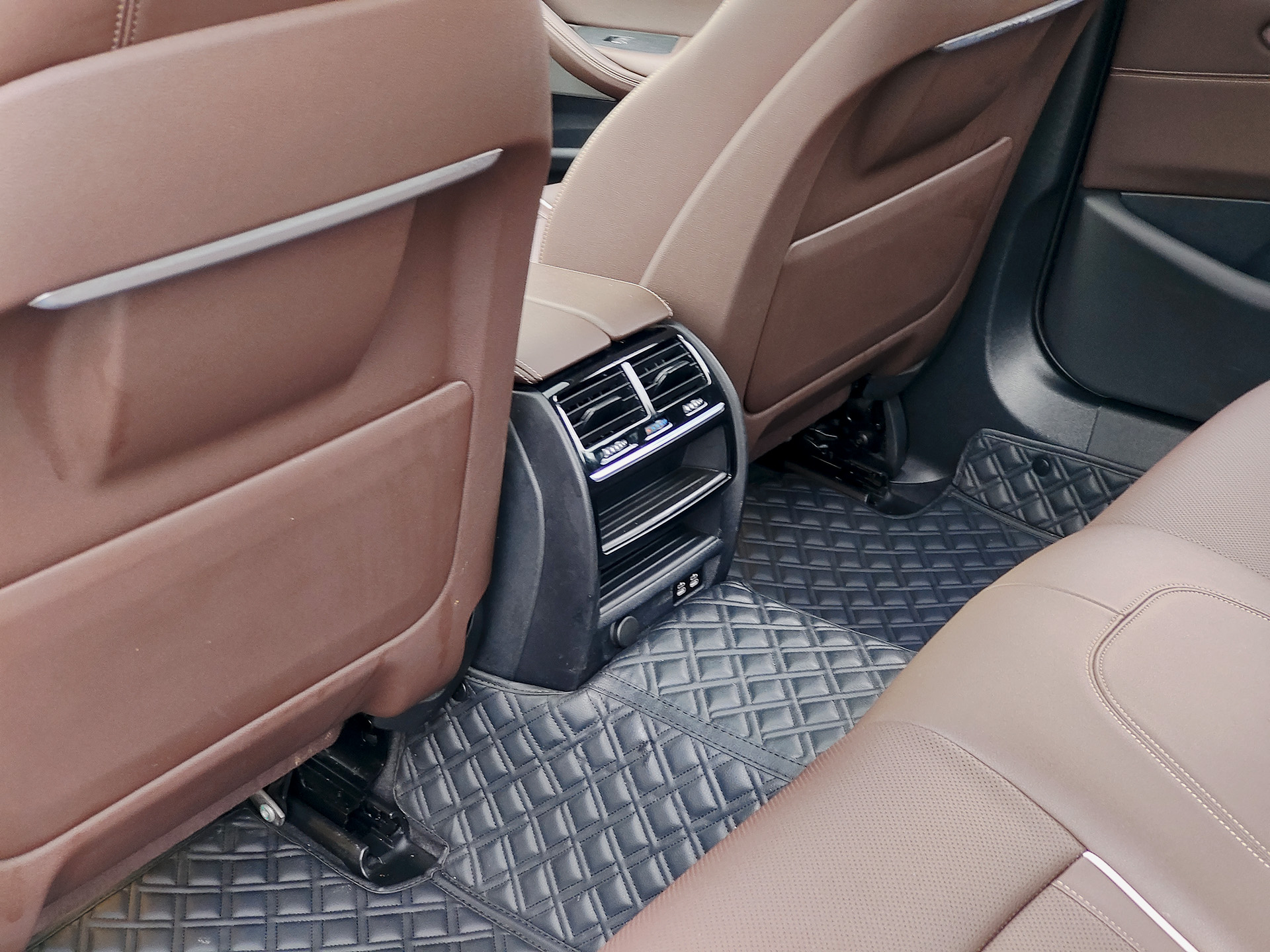 BMW 5 Series 2024 #9 BMW 5 Series 2024 car image #9