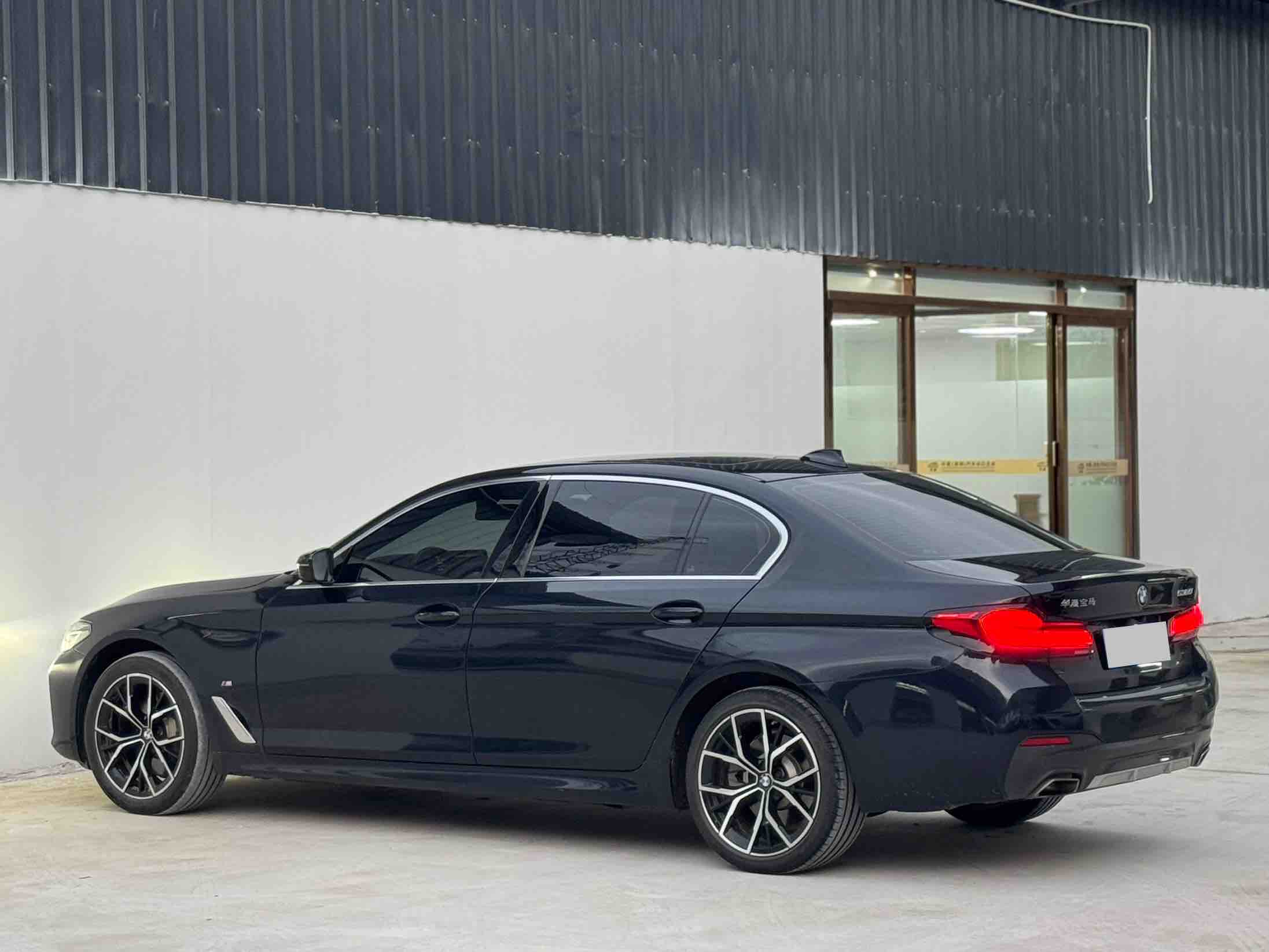 BMW 5 Series 2023 #9 BMW 5 Series 2023 car image #9