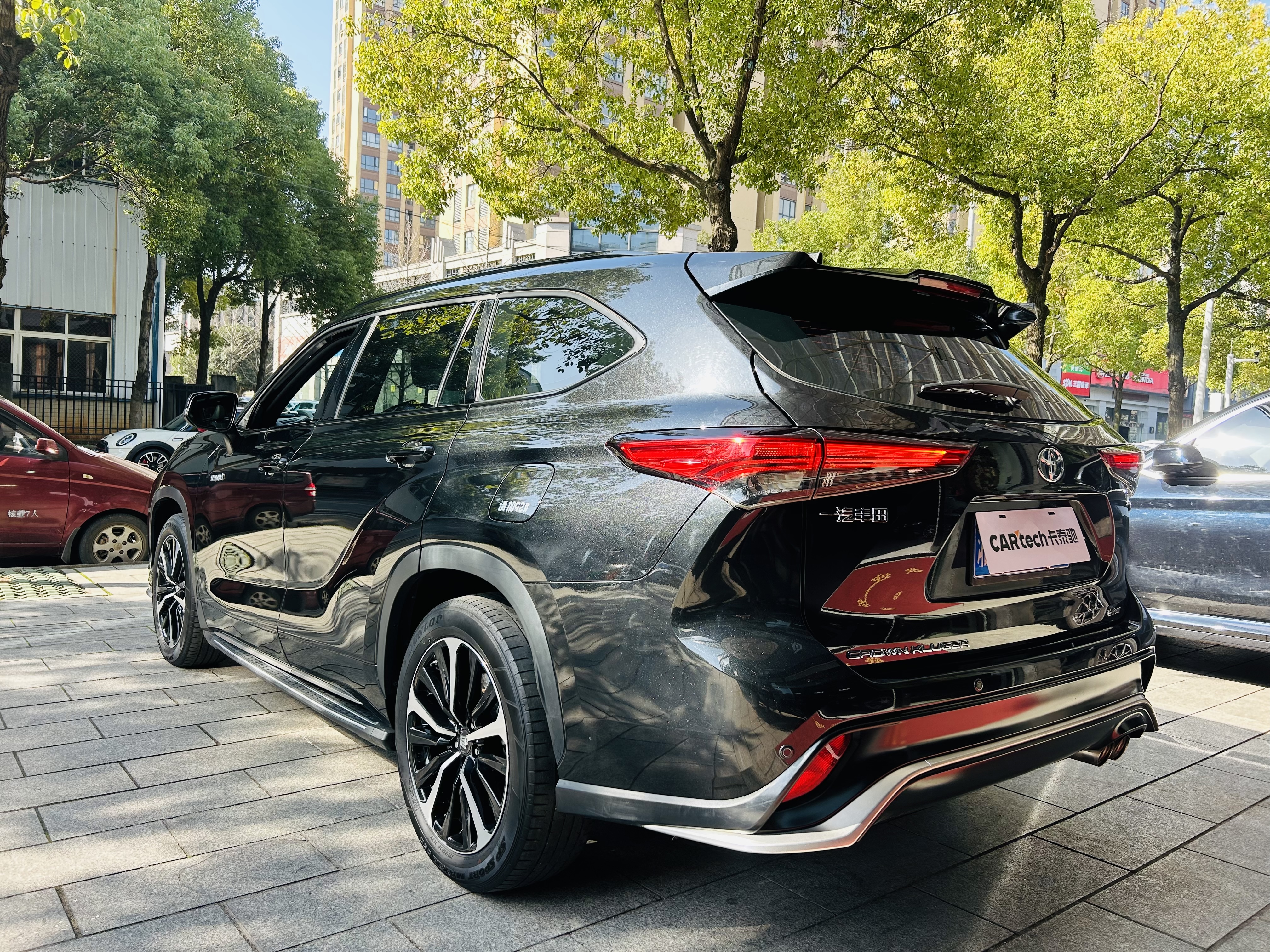 丰田 皇冠陆放 2023 汽车图片 #9