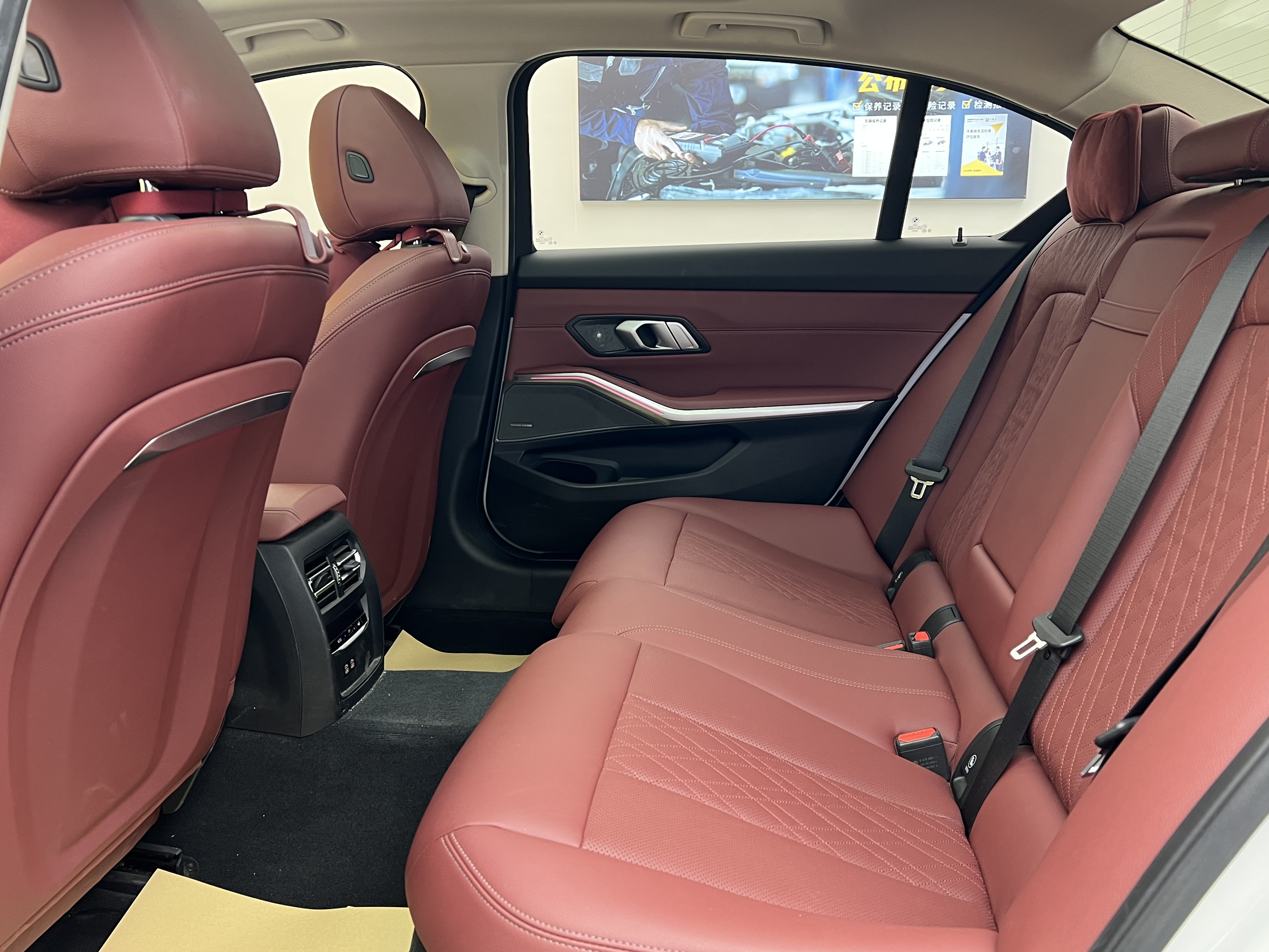 BMW 3 Series 2024 #9 BMW 3 Series 2024 car image #9