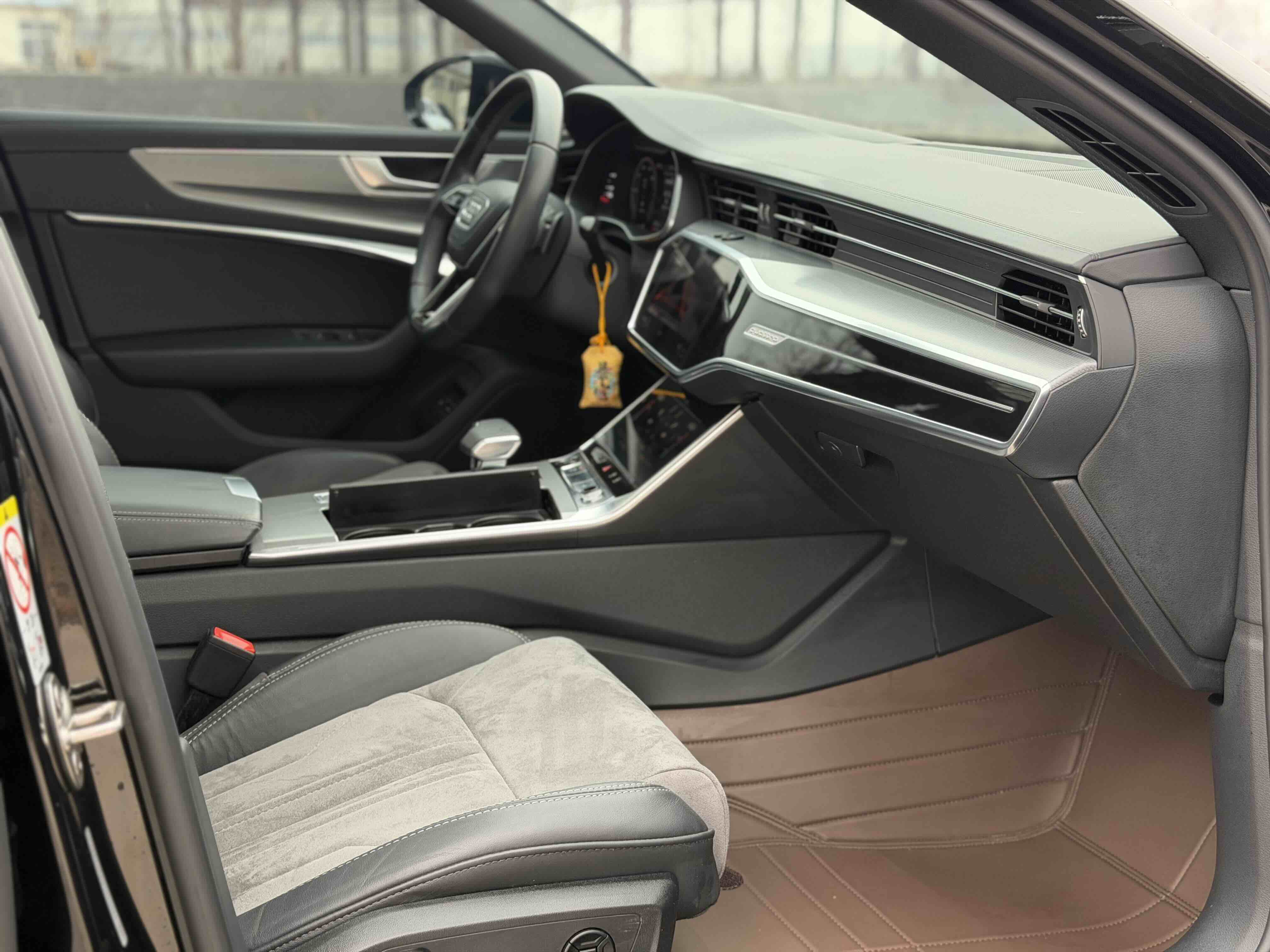 Audi A6L New Energy 2023 #9 Audi A6L New Energy 2023 car image #9