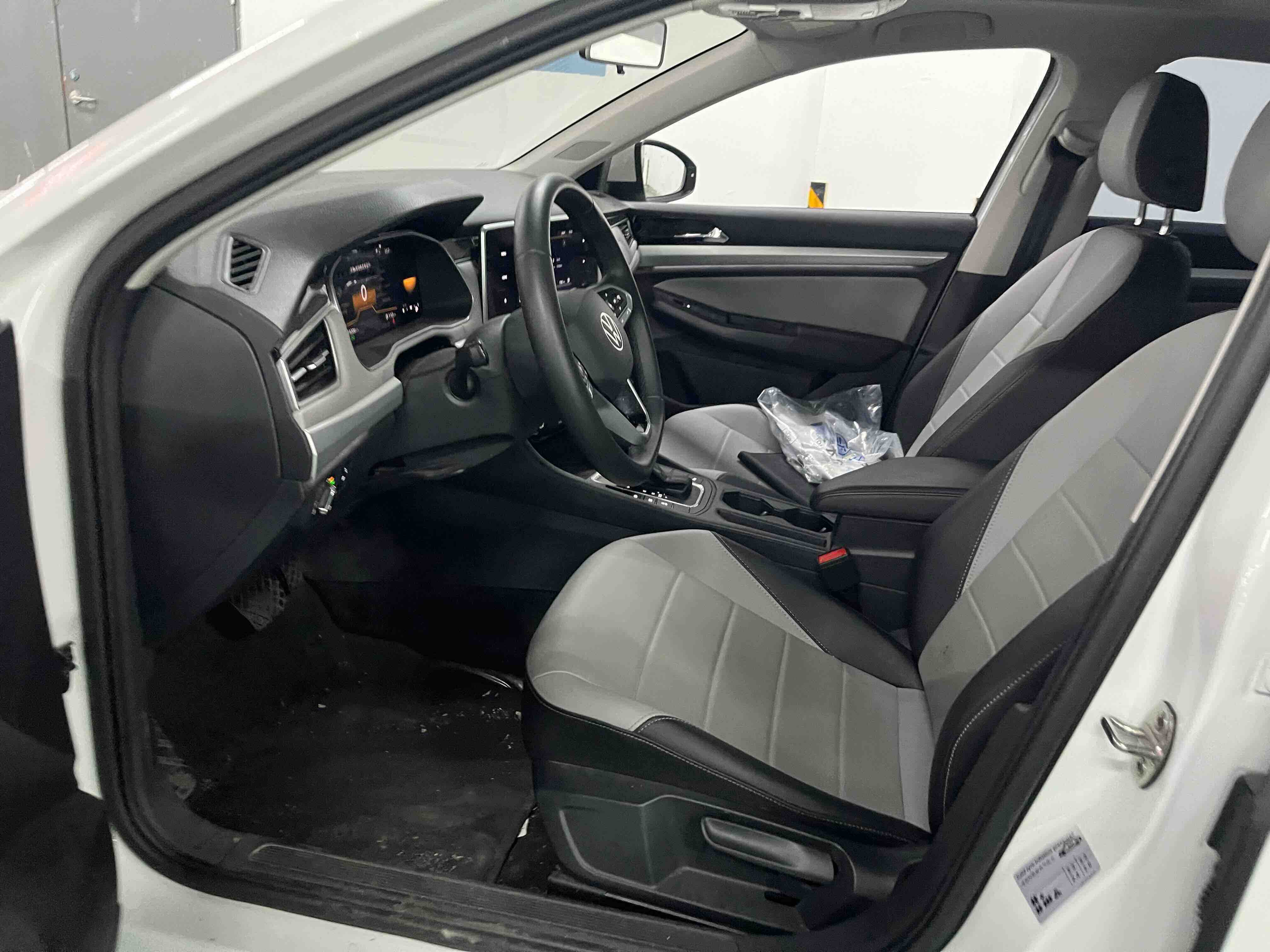 Volkswagen Bora 2023 car image #9