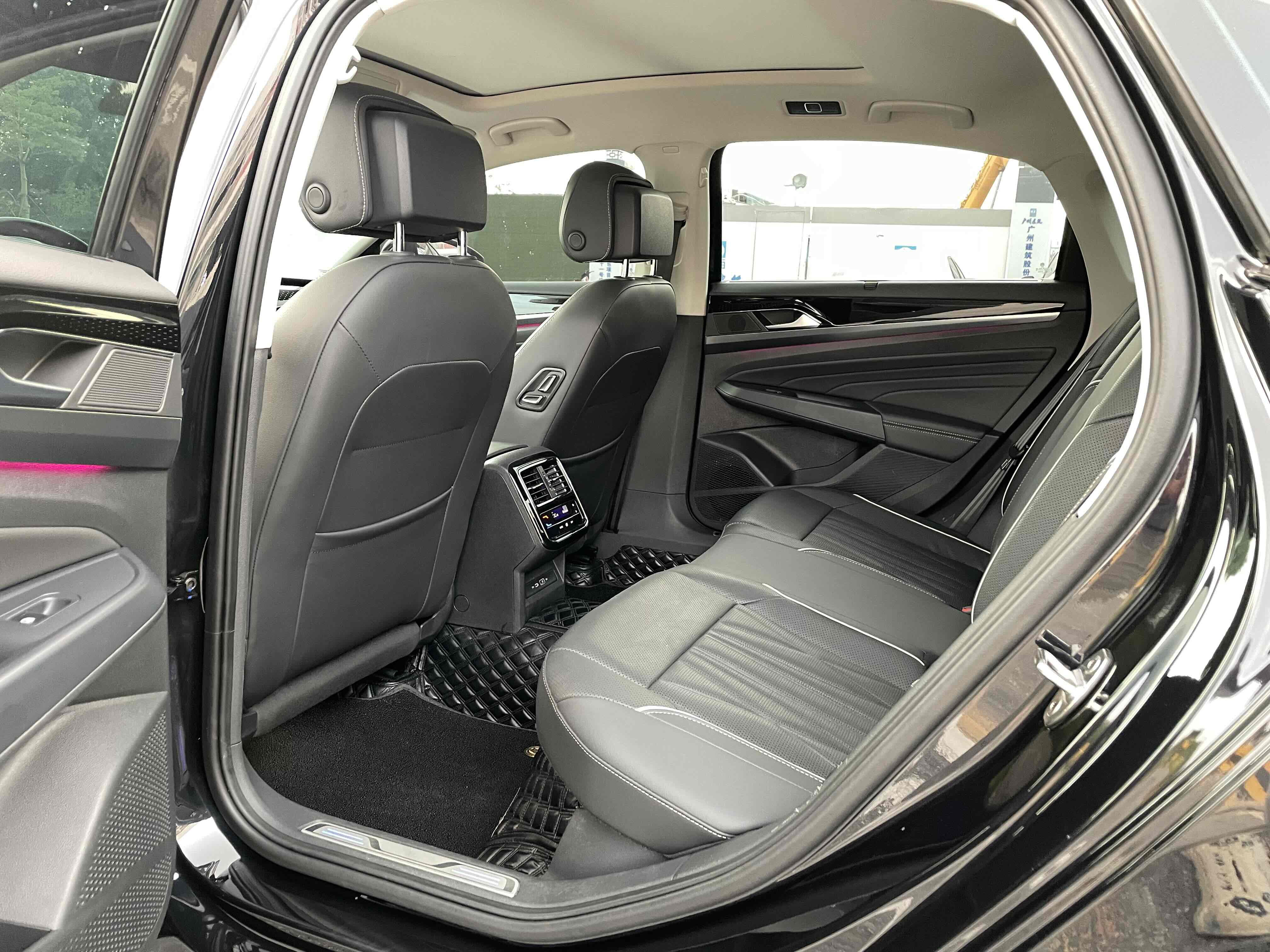 Volkswagen Passat New Energy 2023 immagine di auto #9