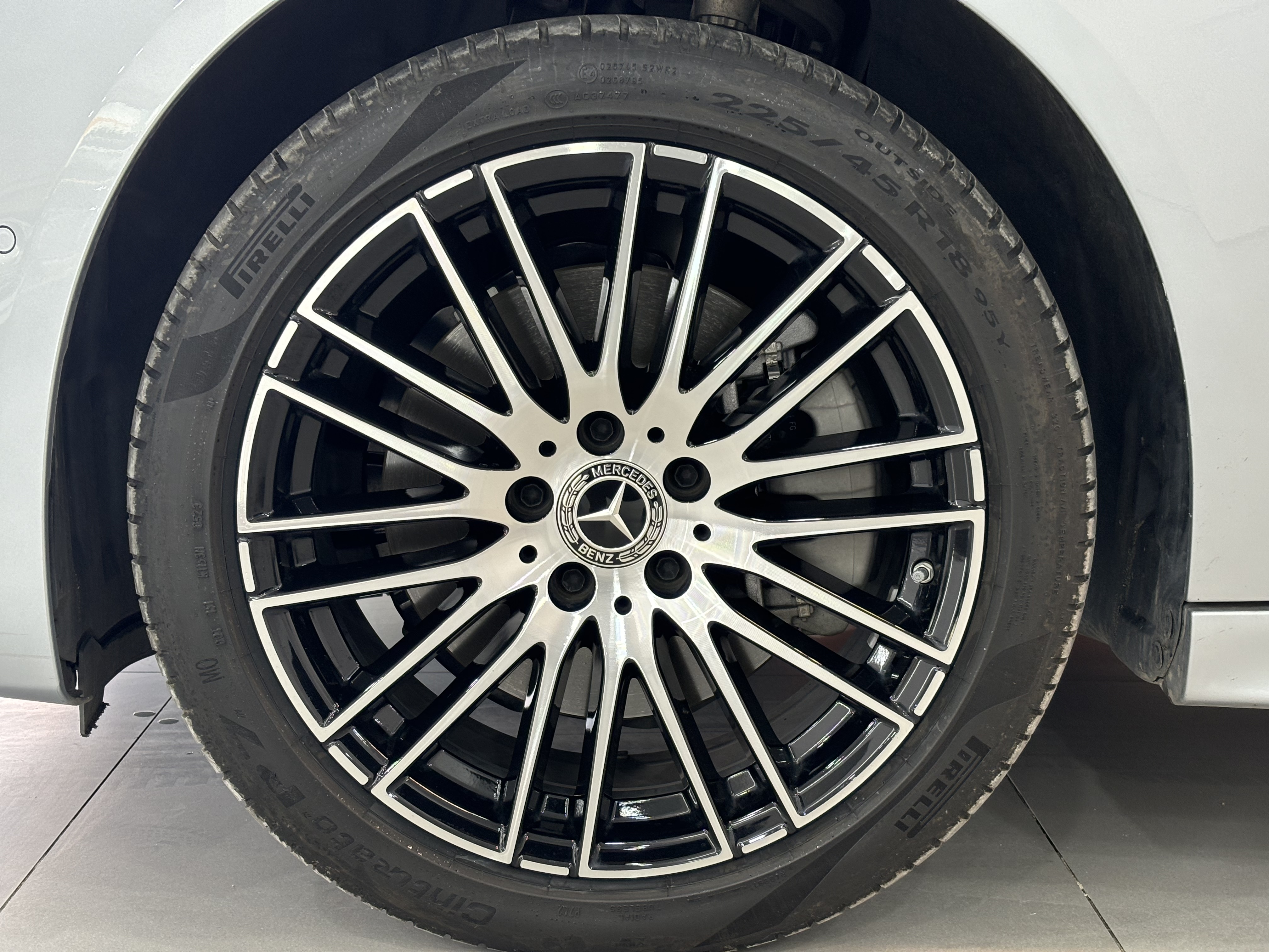C Class 2023 immagine di auto #9