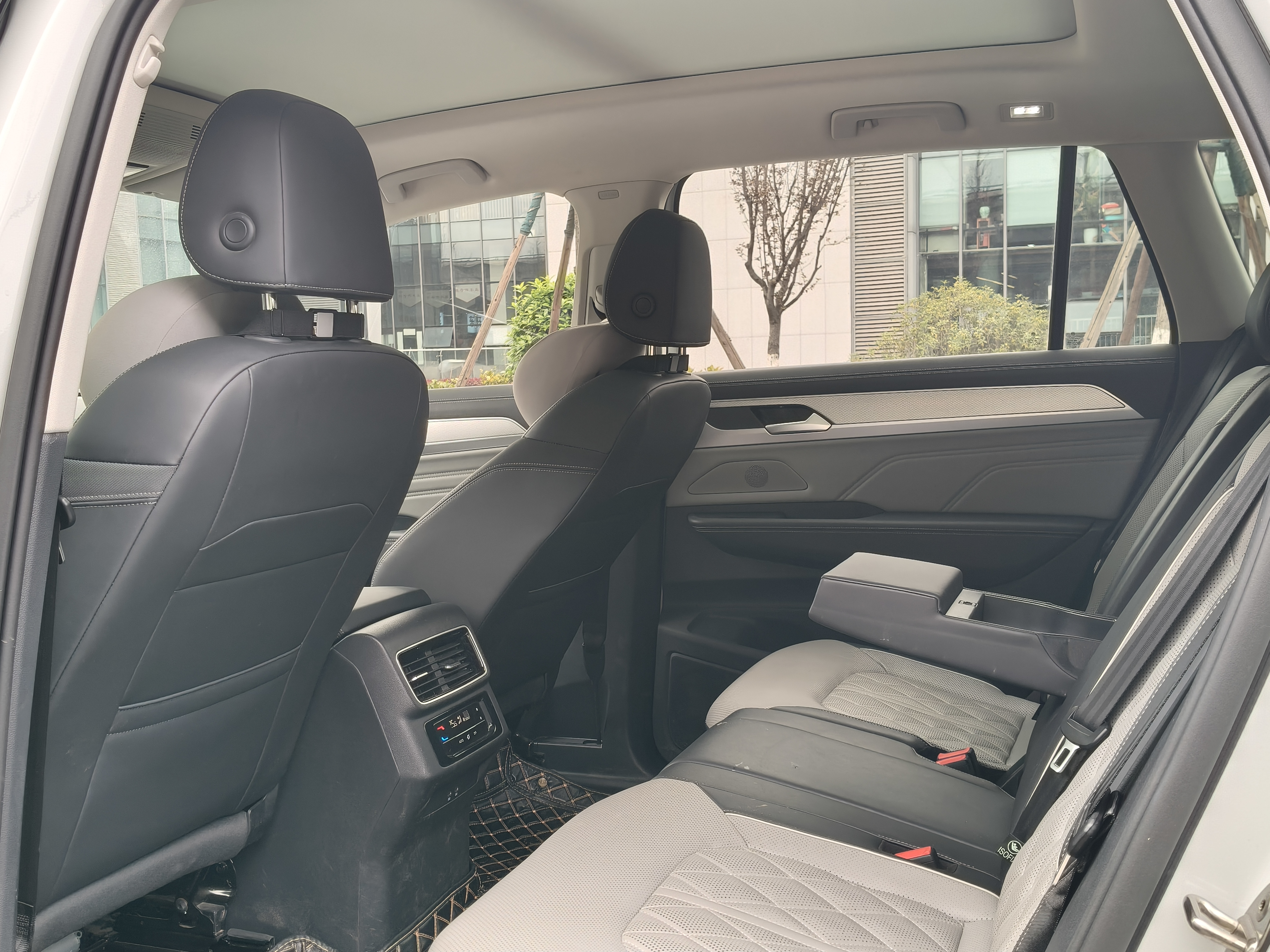 Volkswagen Tavendor 2023 immagine di auto #9