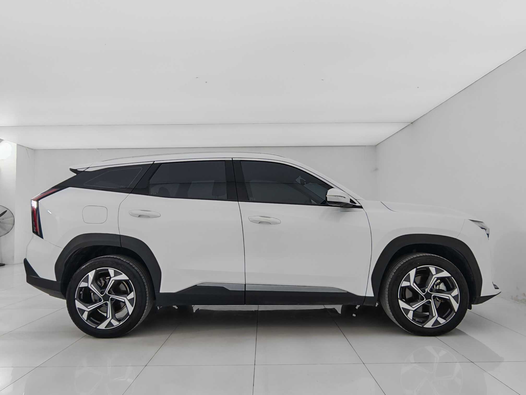 GEELY Boyue L 2024 car image #9