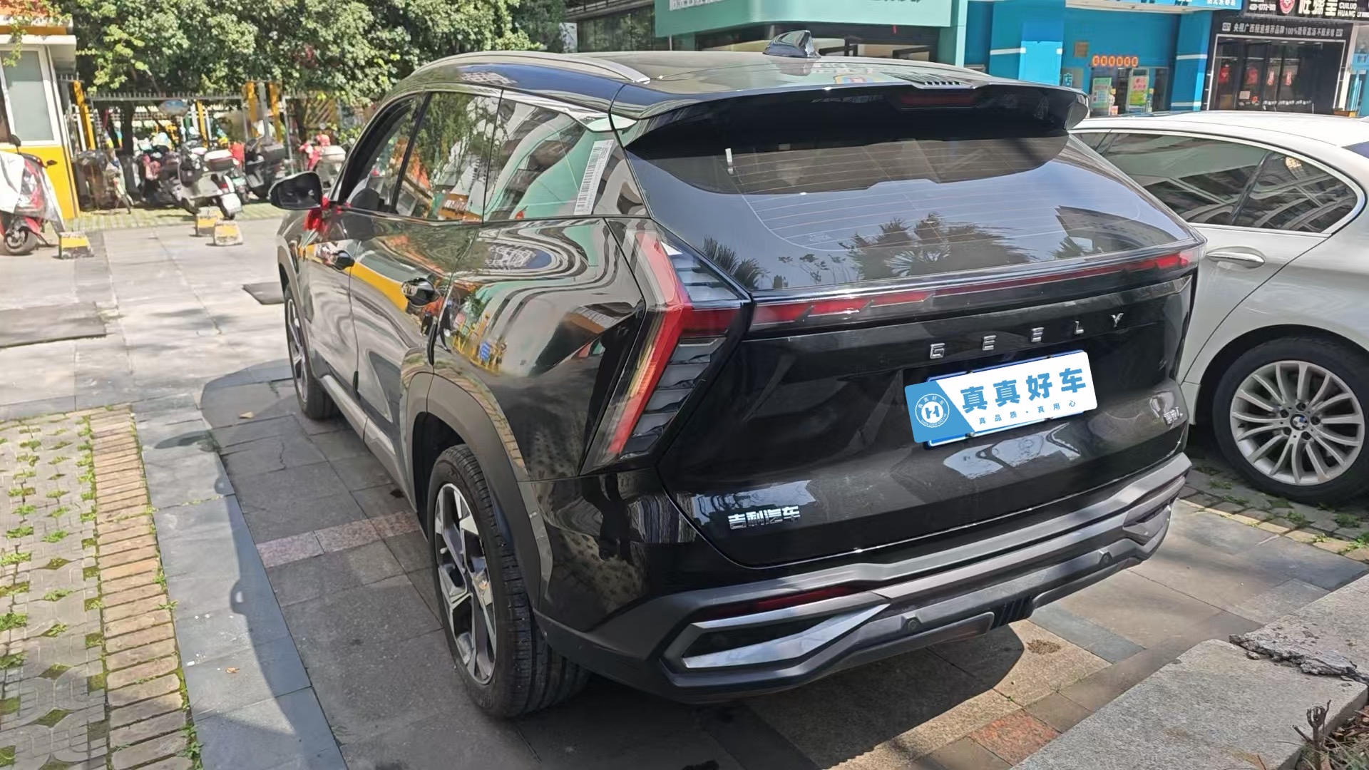 GEELY Boyue L 2024 car image #9