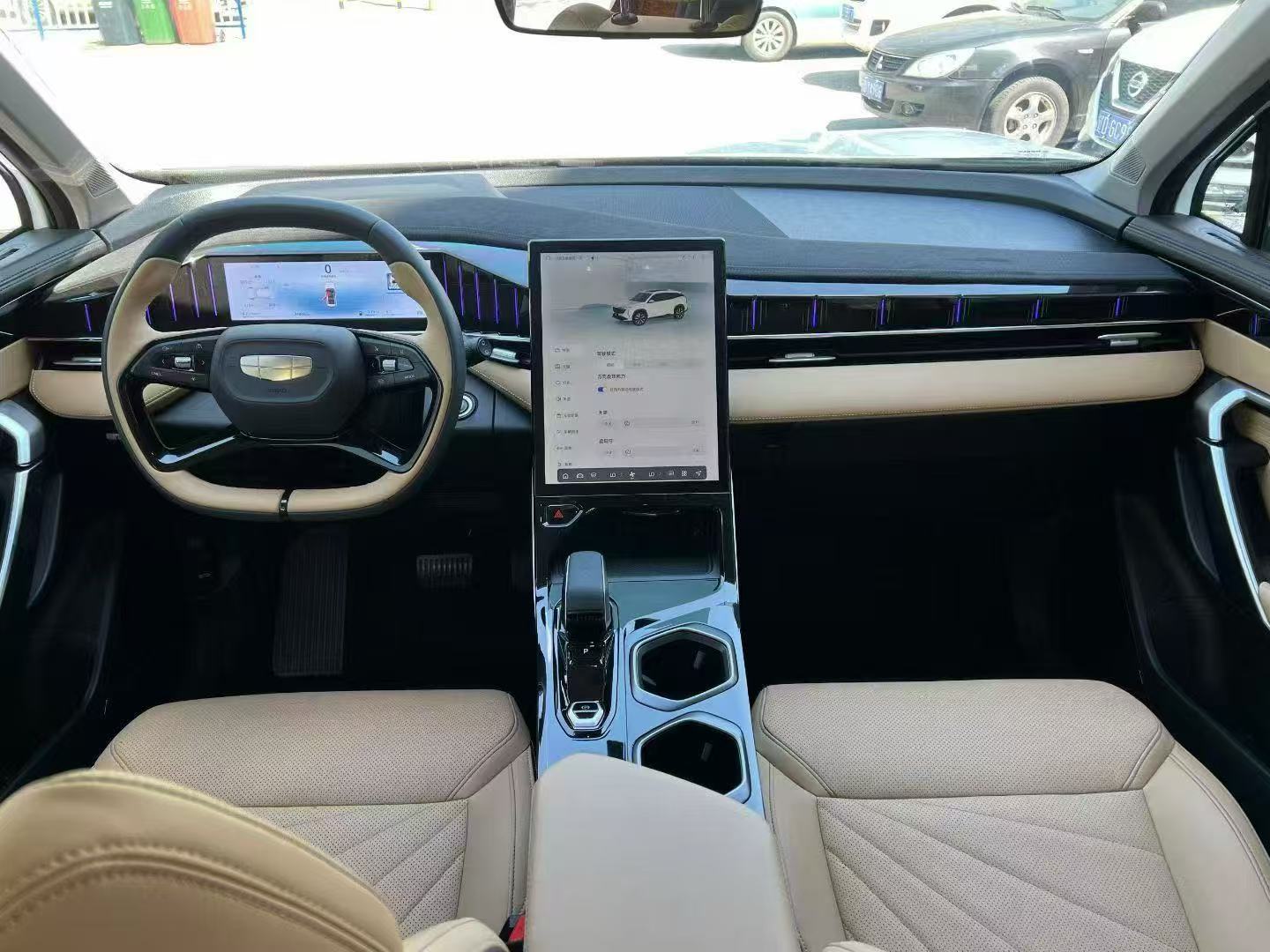 GEELY Boyue L 2024 car image #9