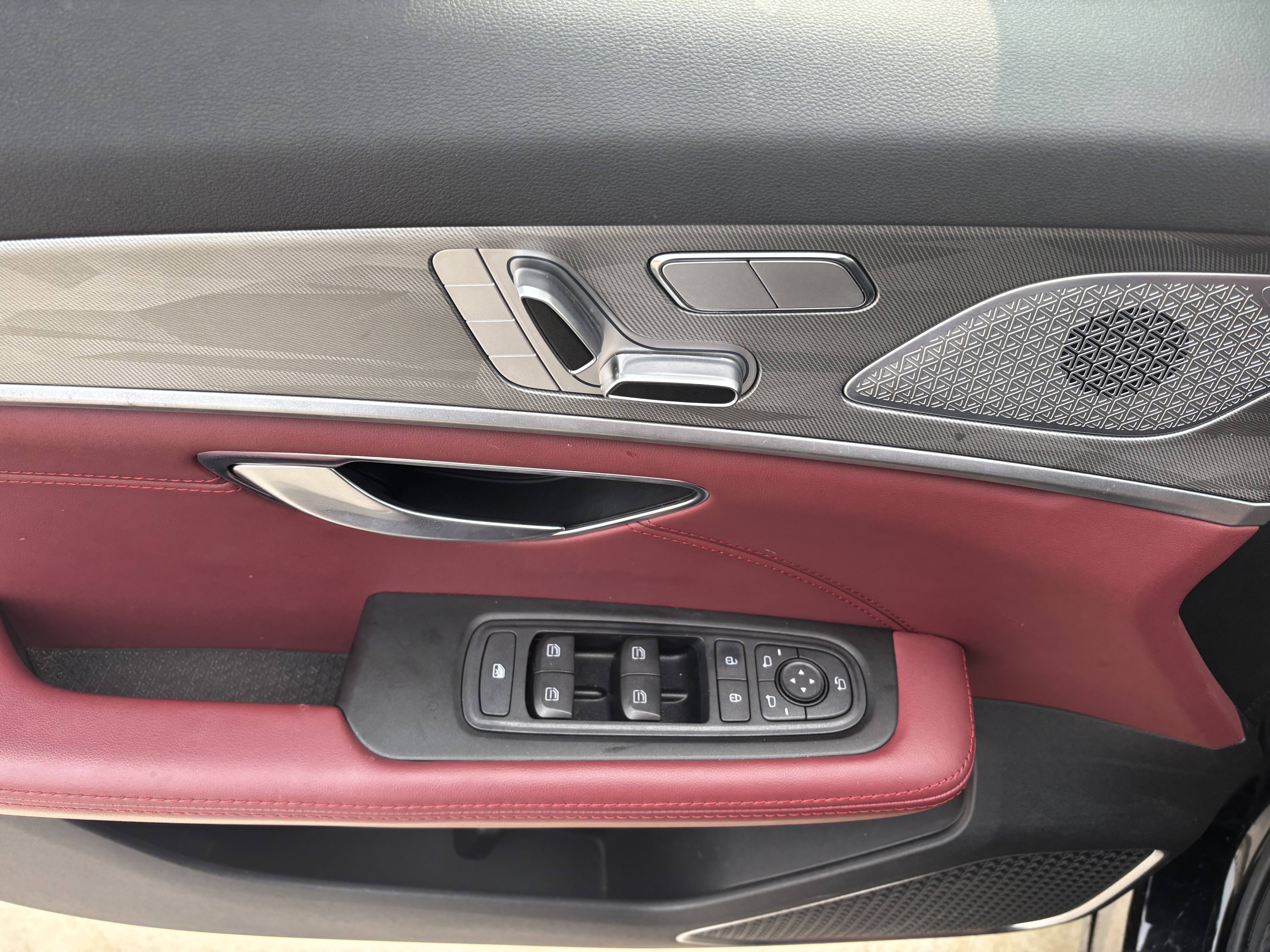 Jetour X70 PLUS 2023 car image #9