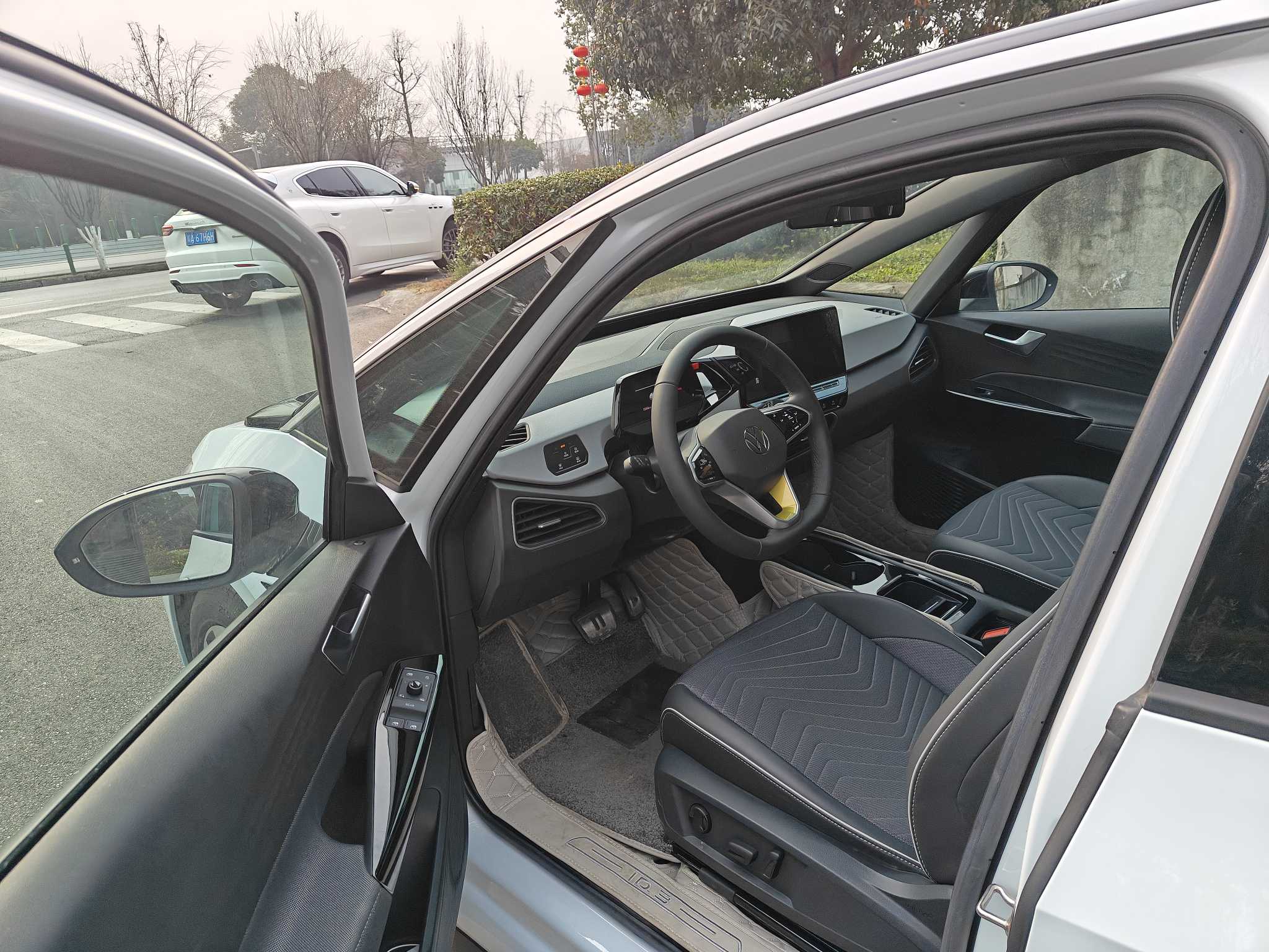 Volkswagen ID.3 2023 immagine di auto #9