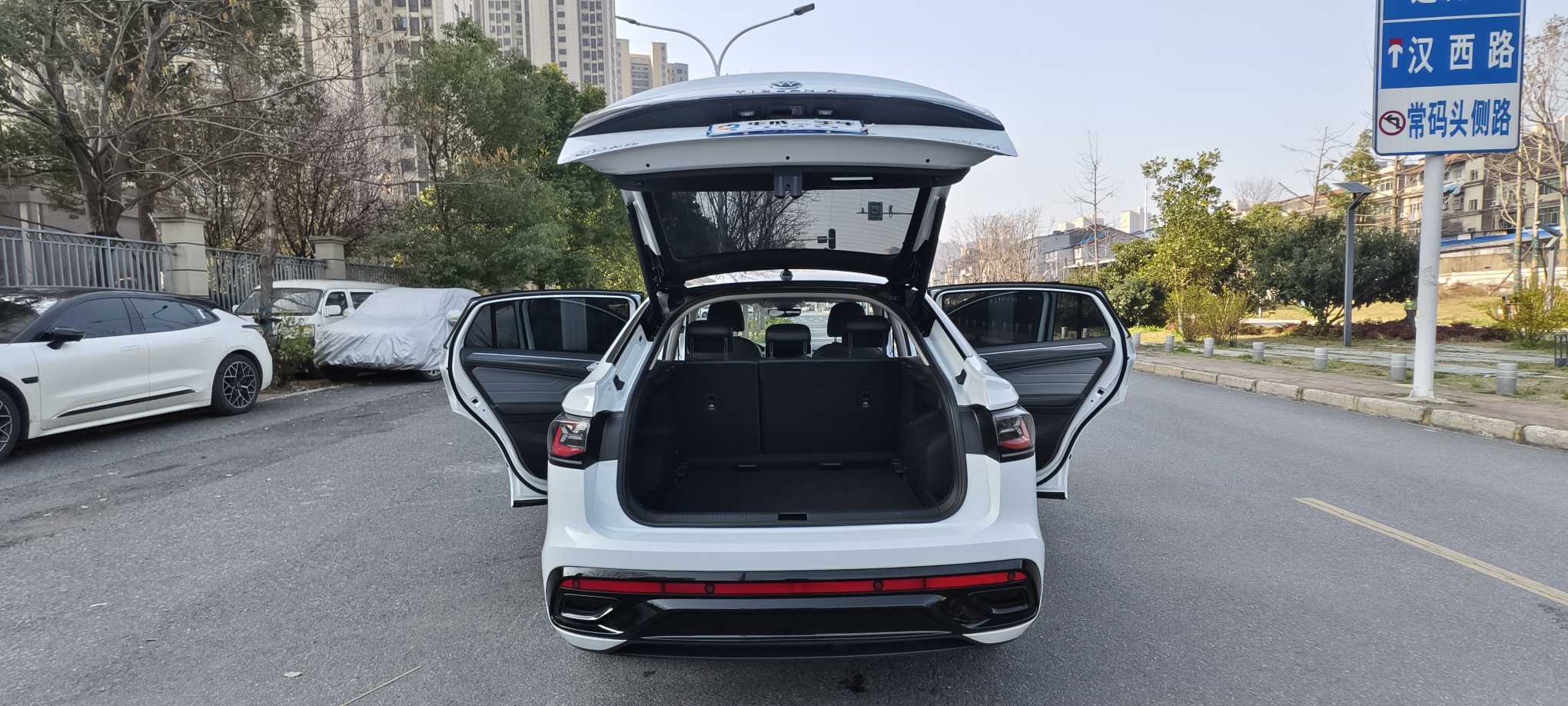 Volkswagen Tiguan X 2024 car image #9