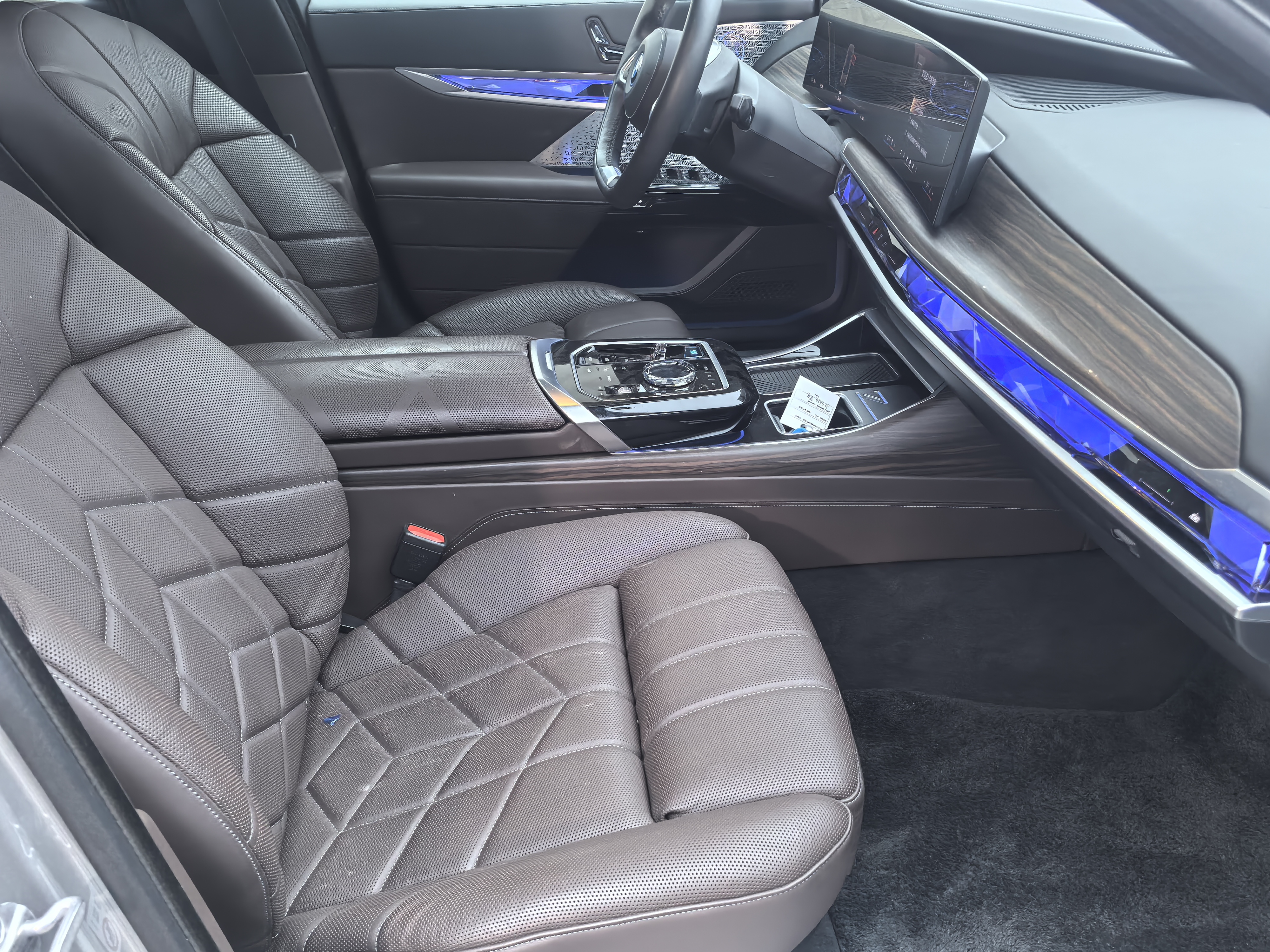 BMW i7 2023 immagine di auto #9