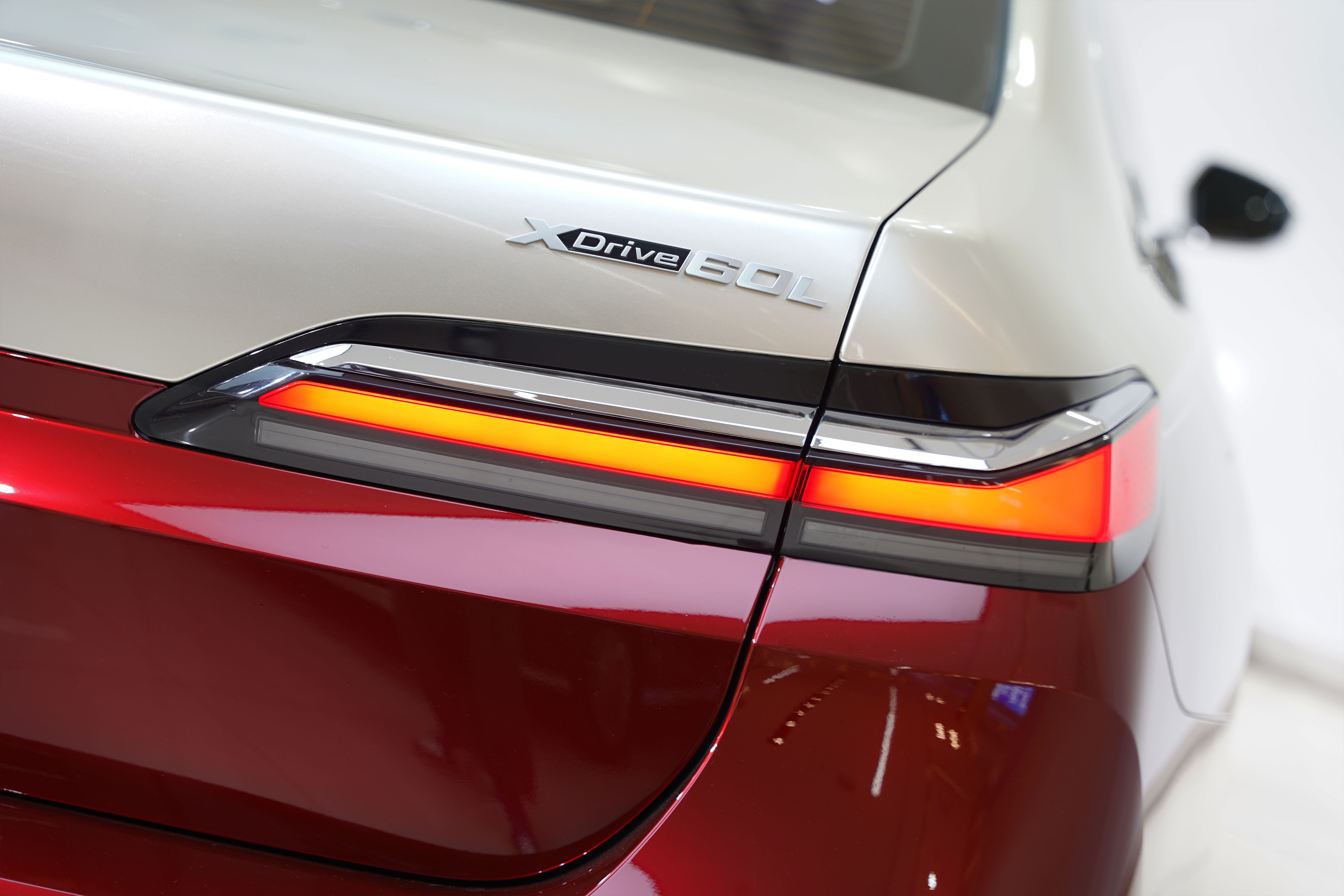 BMW i7 2023 car image #9