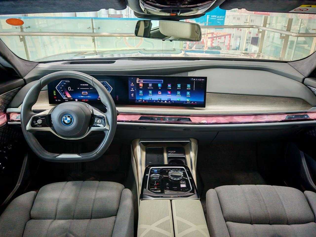 BMW i7 2022 immagine di auto #9