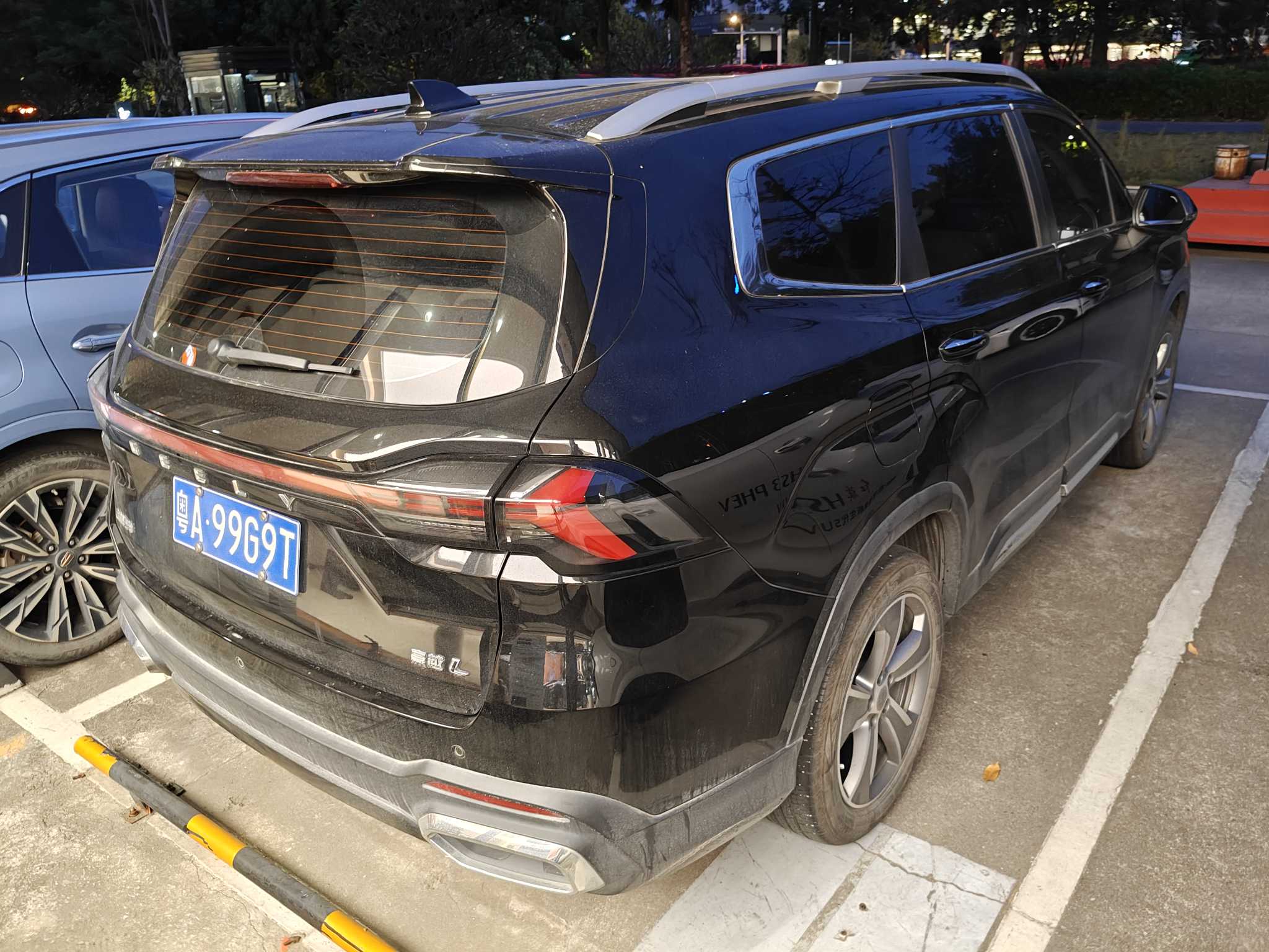 GEELY OkavangoR7 2023 car image #9