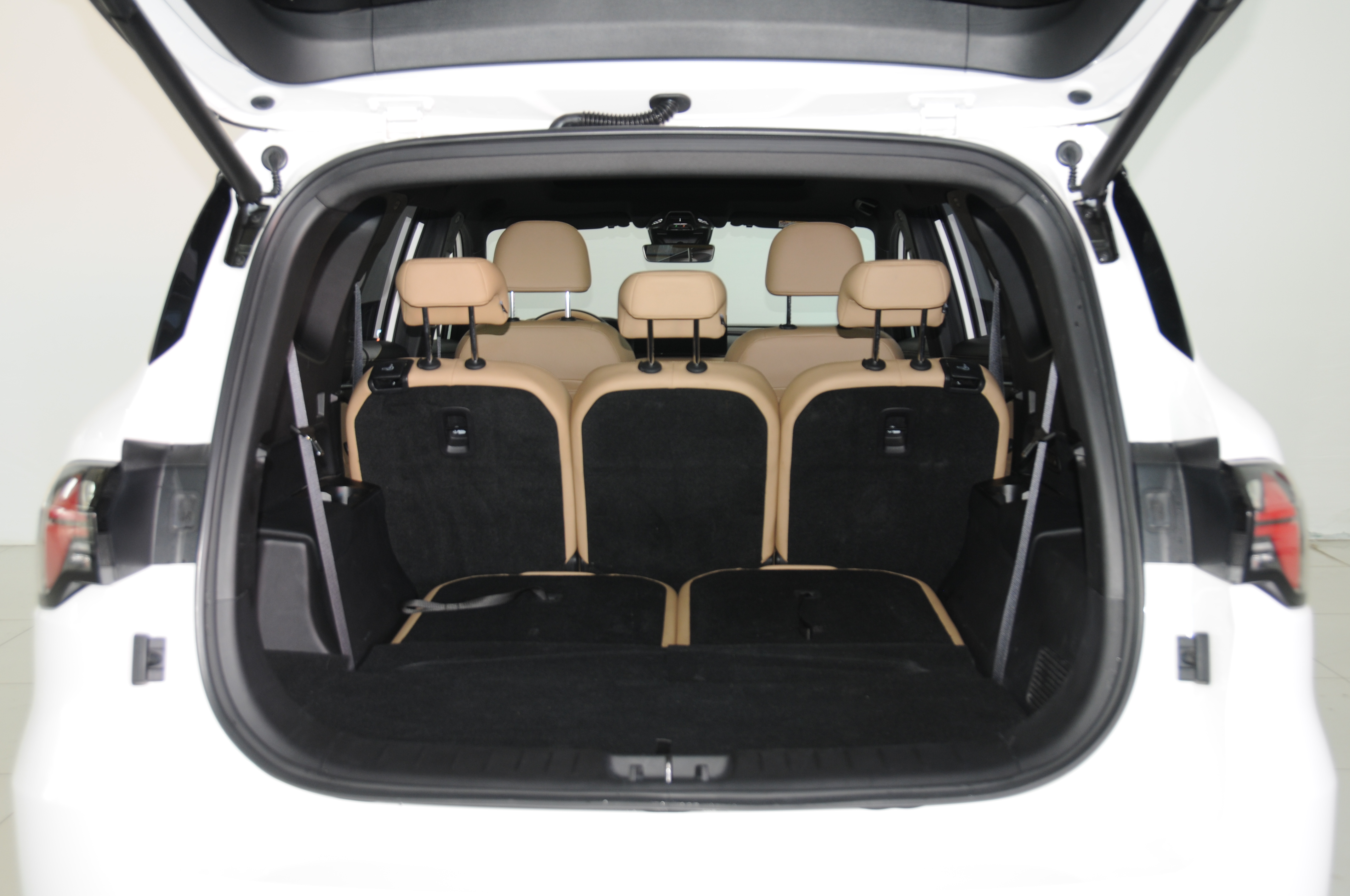 GEELY Okavango L 2023 car image #9