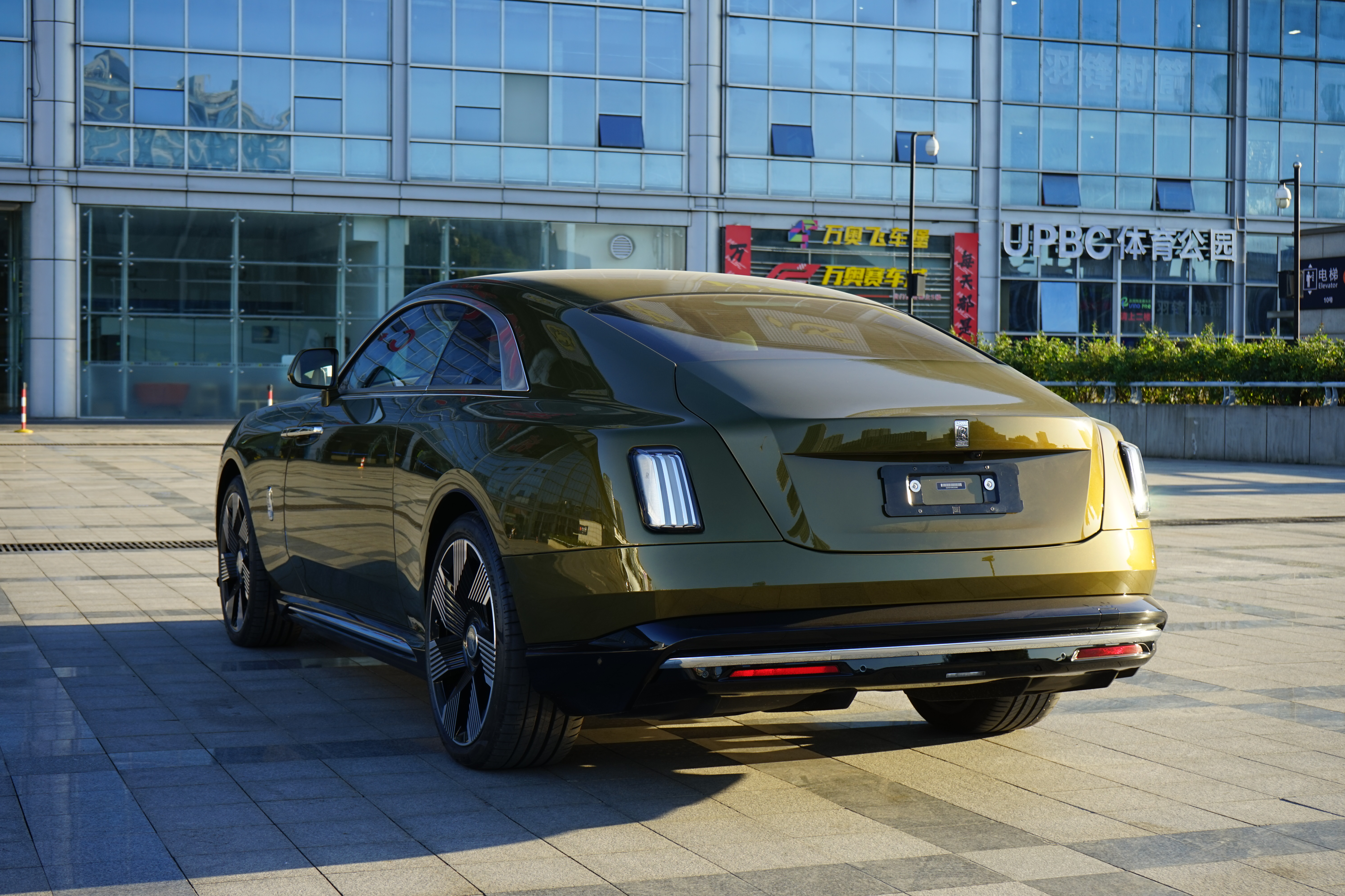 劳斯莱斯 闪灵 2024 #9 劳斯莱斯 闪灵 2024 汽车图片 #9