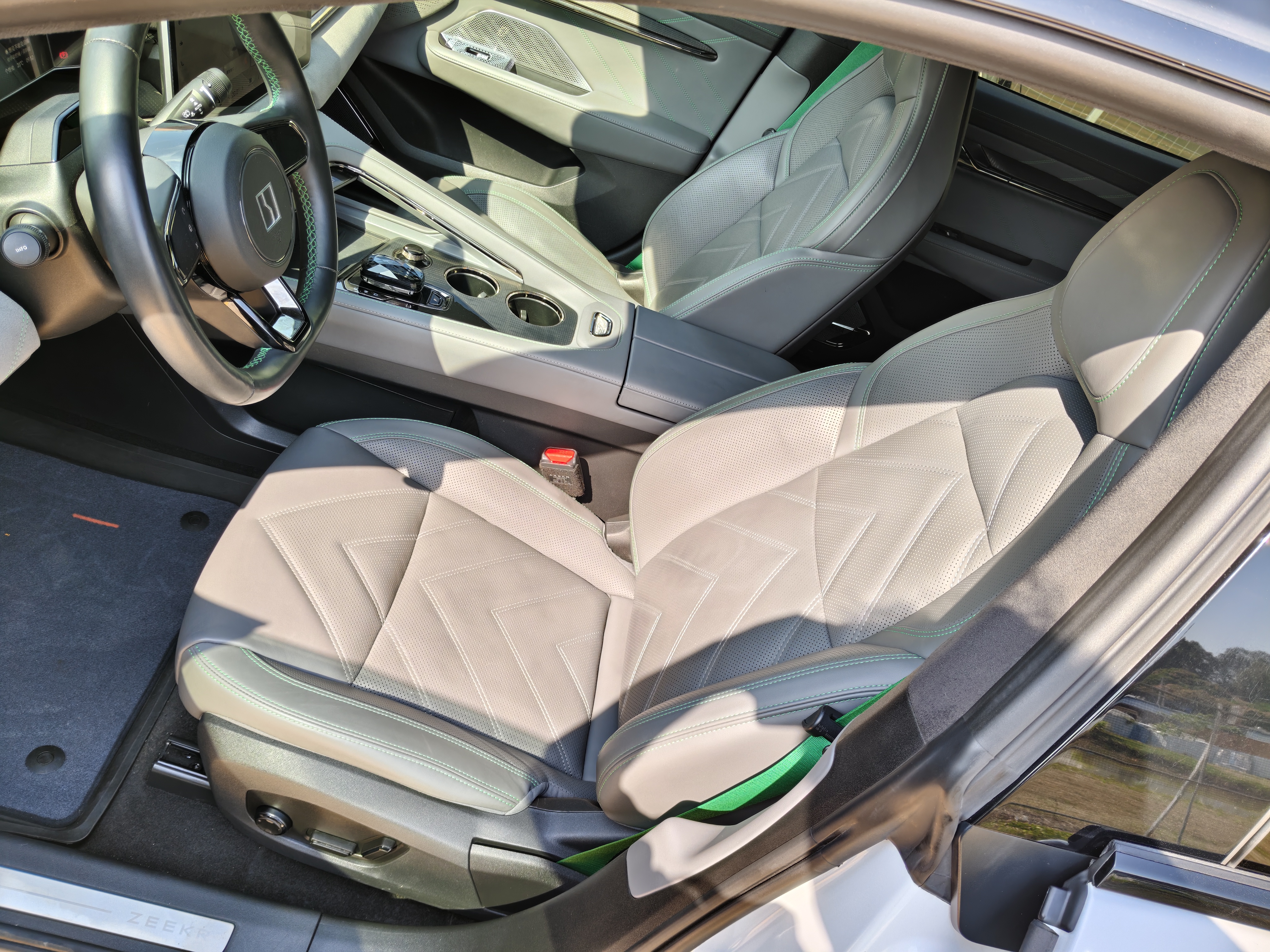 极氪 极氪001 2024 汽车图片 #9