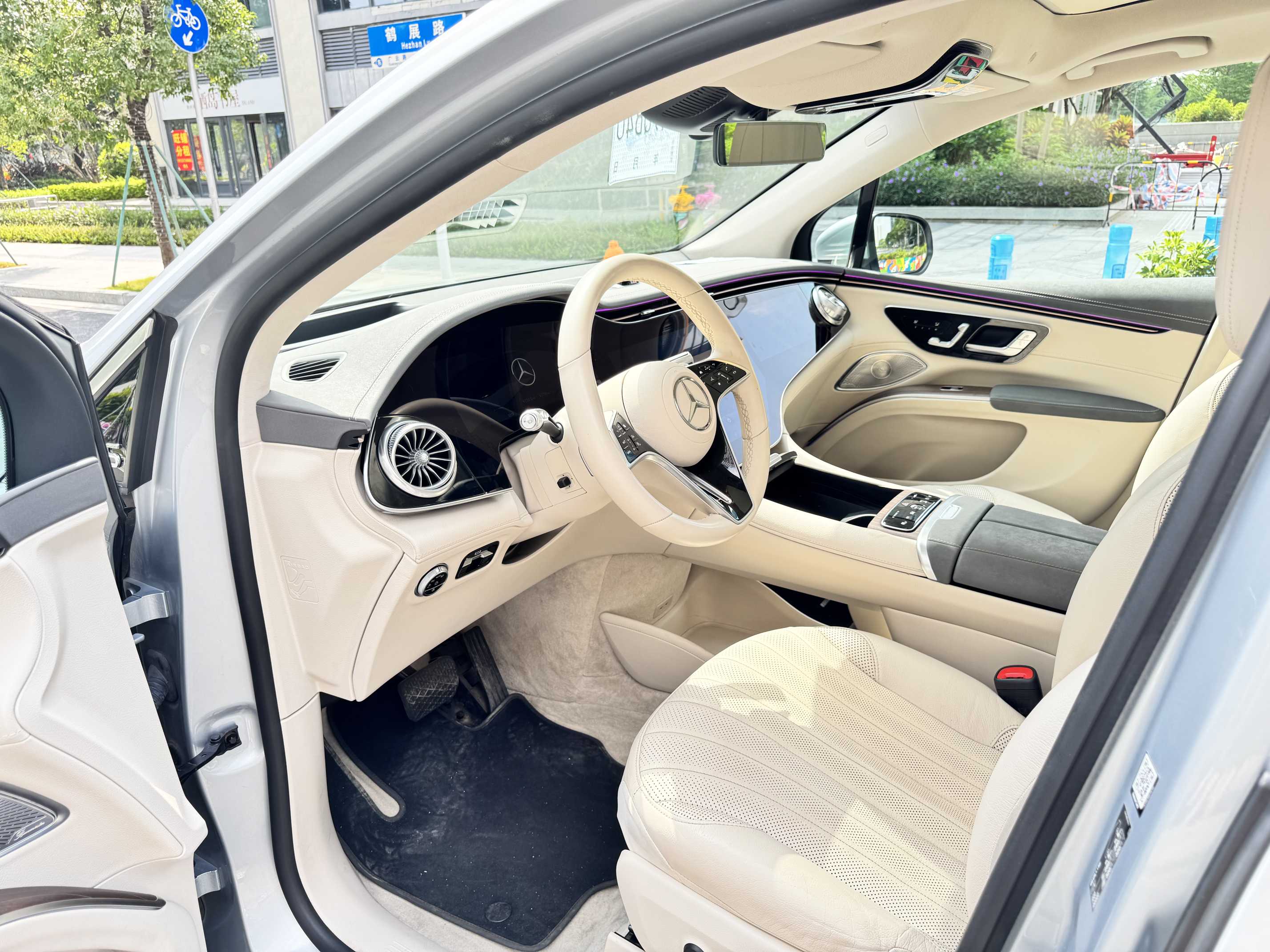 Mercedes-Benz EQS SUV 2023 car image #9