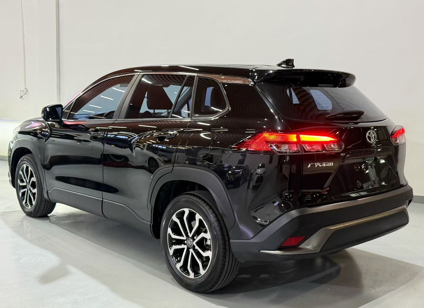 Toyota Frontlander 2023 car image #9