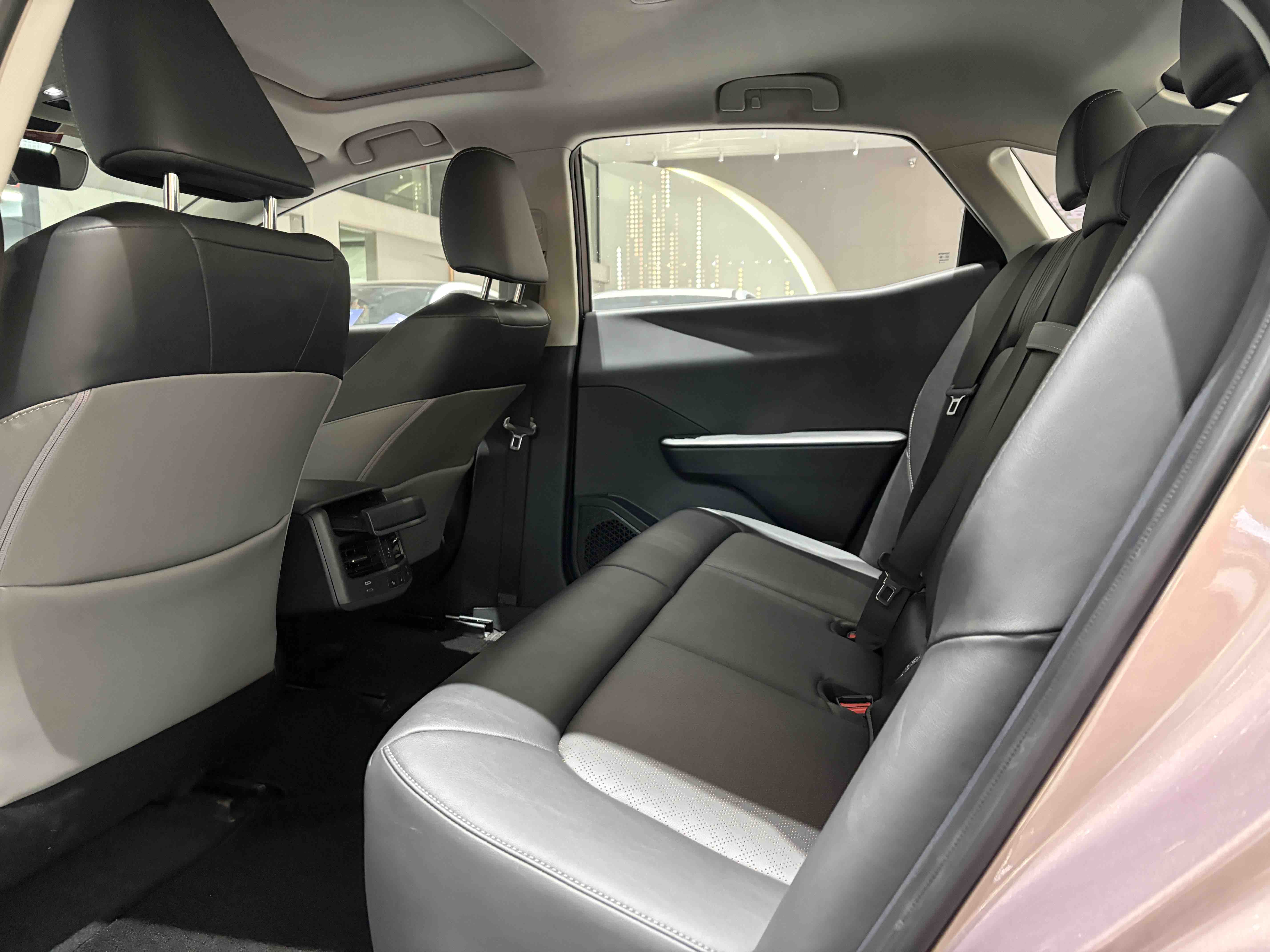 Toyota bZ3 2023 immagine di auto #9