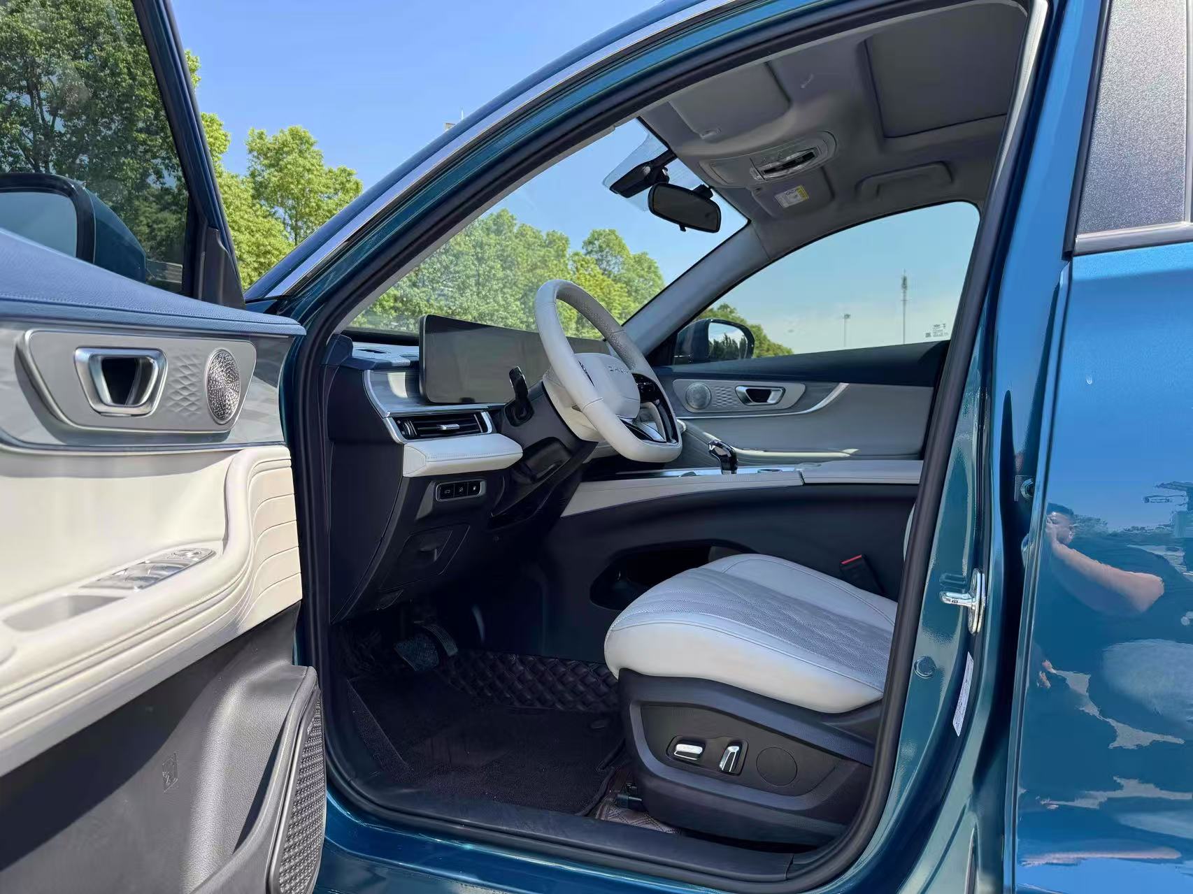 Chery Tiggo 7 Plus New Energy 2023 car image #9