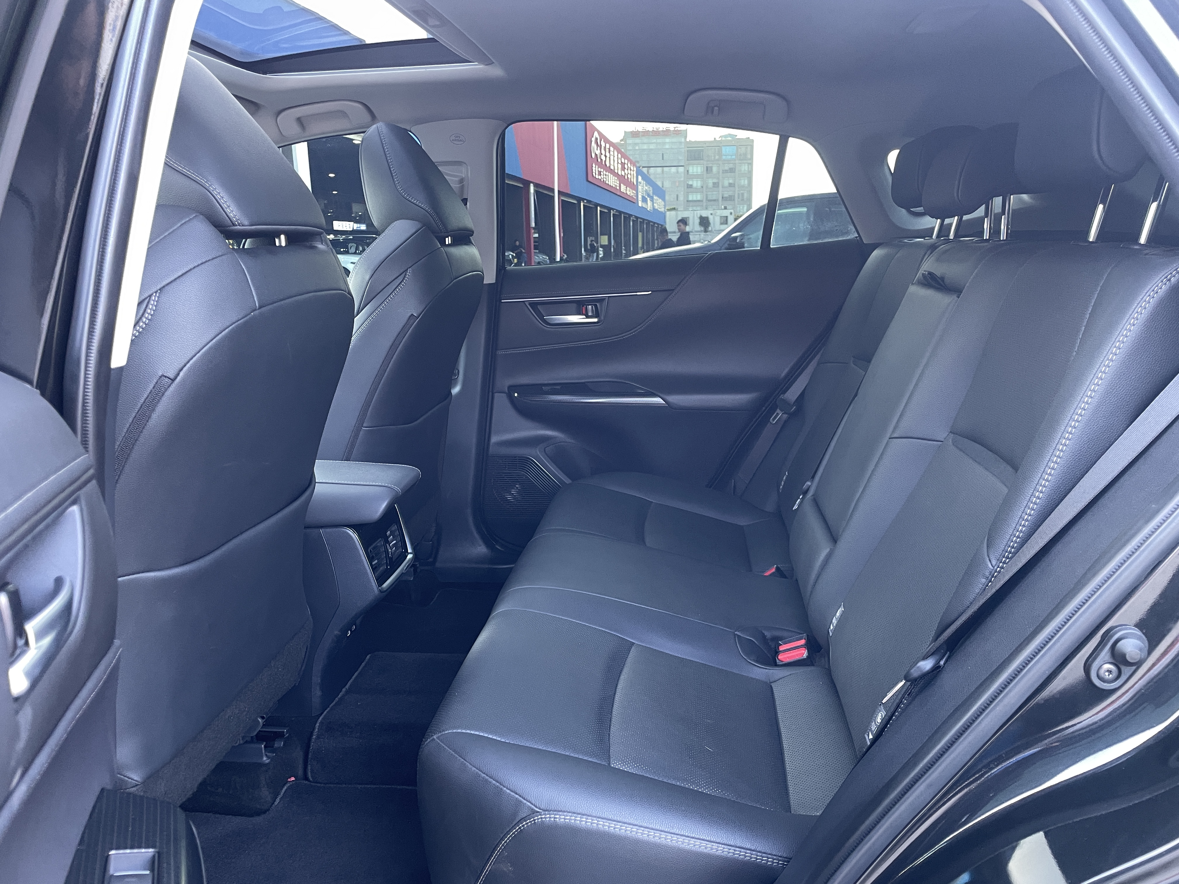 Toyota Venza 2024 car image #9