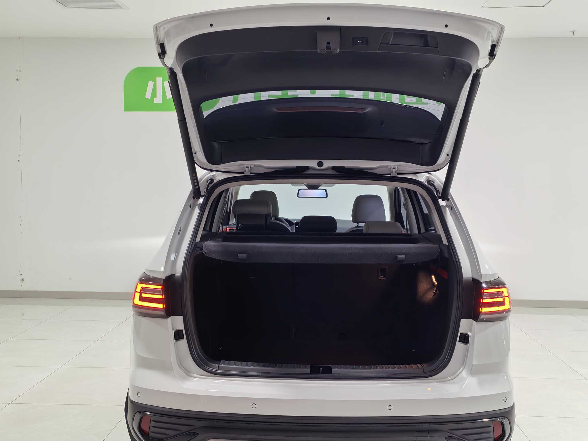 Volkswagen Tharu 2023 car image #9