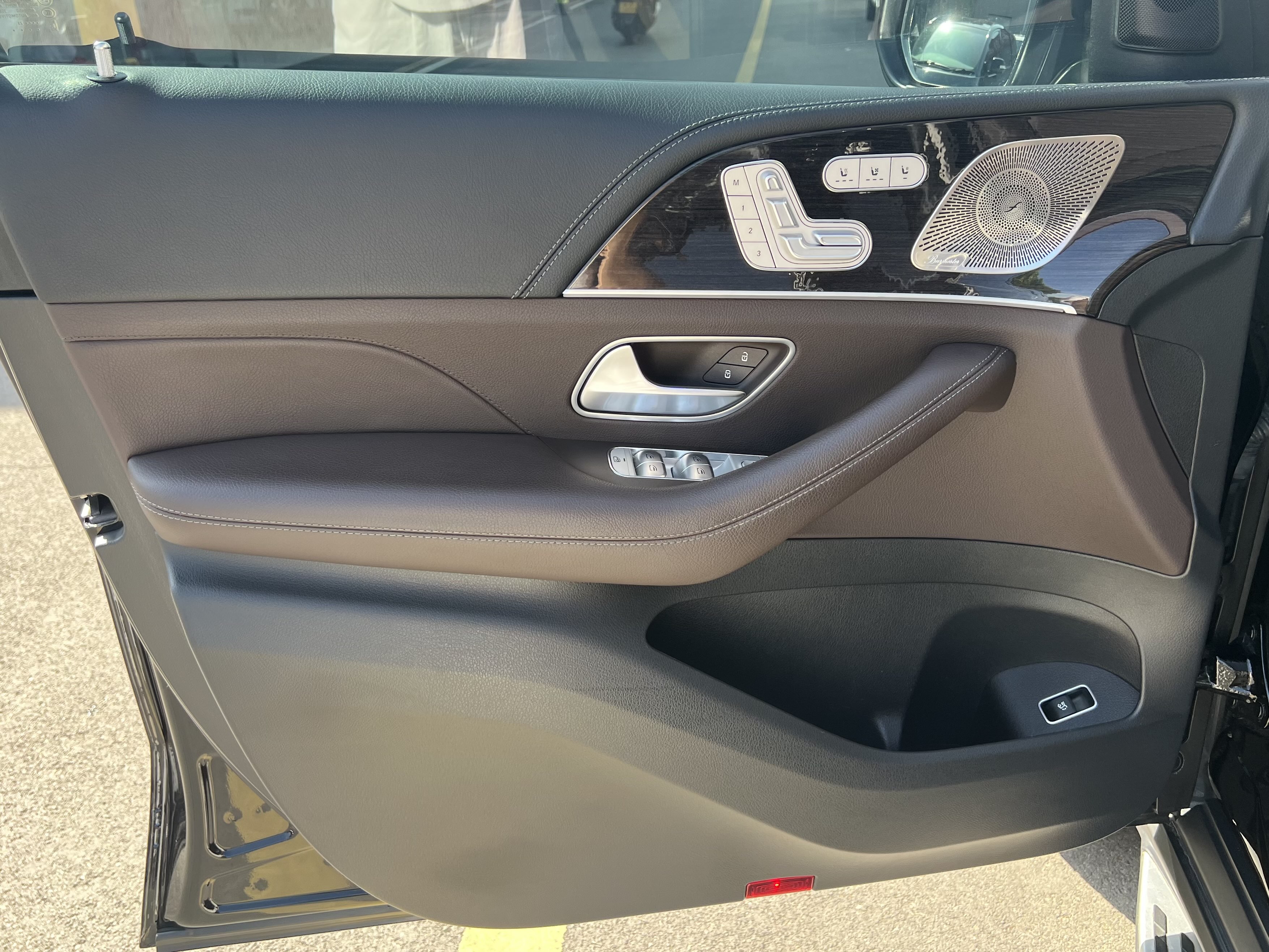 Mercedes-Benz GLS Class 2023 car image #9