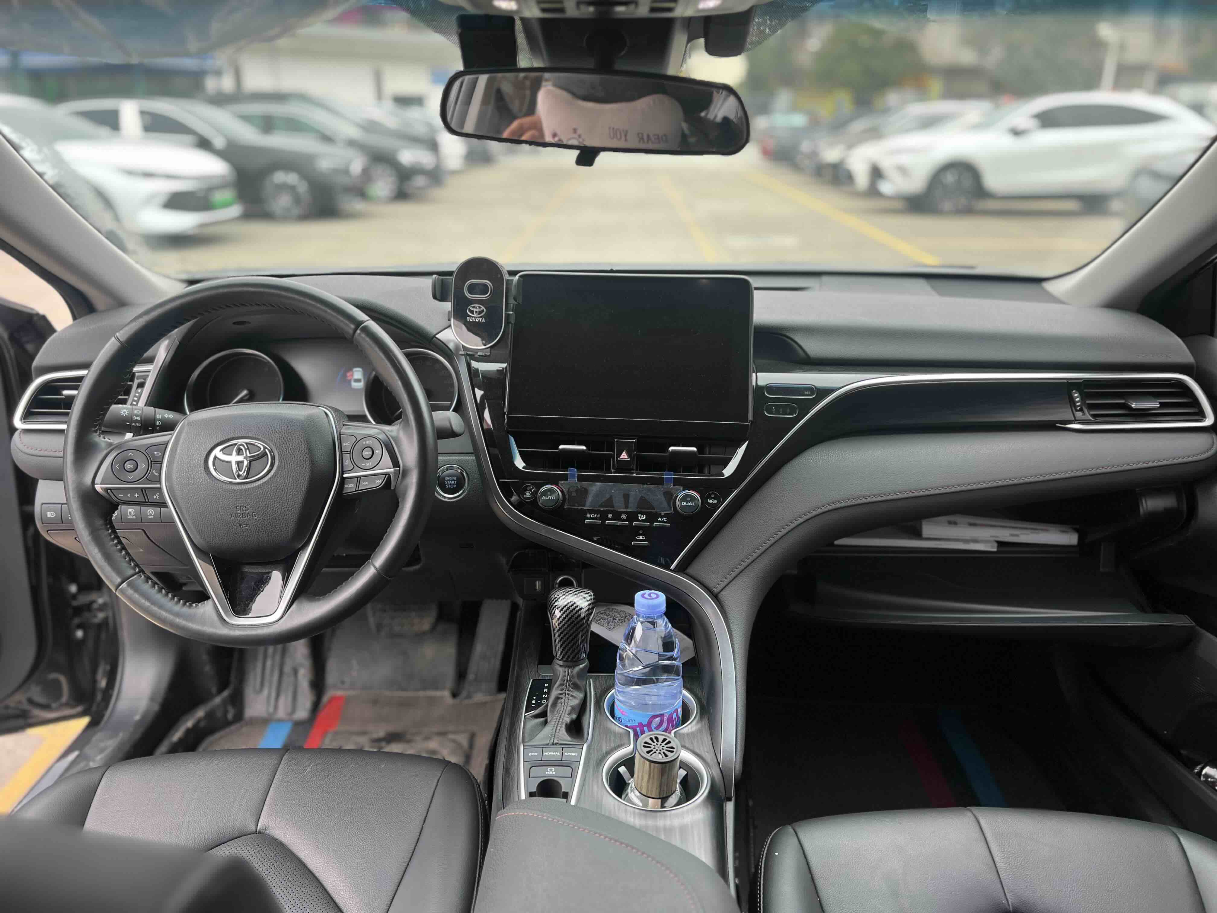 Toyota Camry 2023 immagine di auto #9