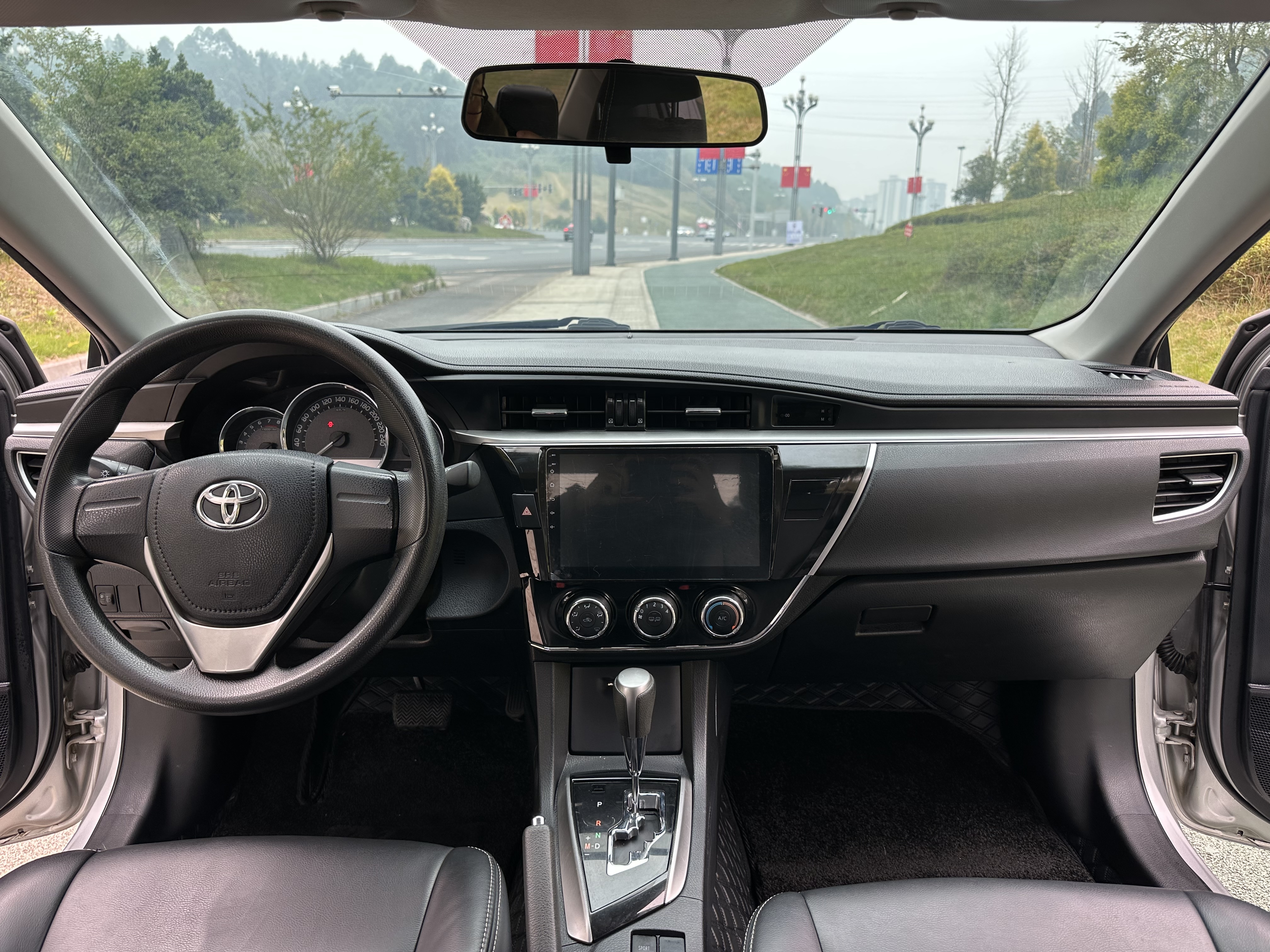 Corolla 2015 car image #9