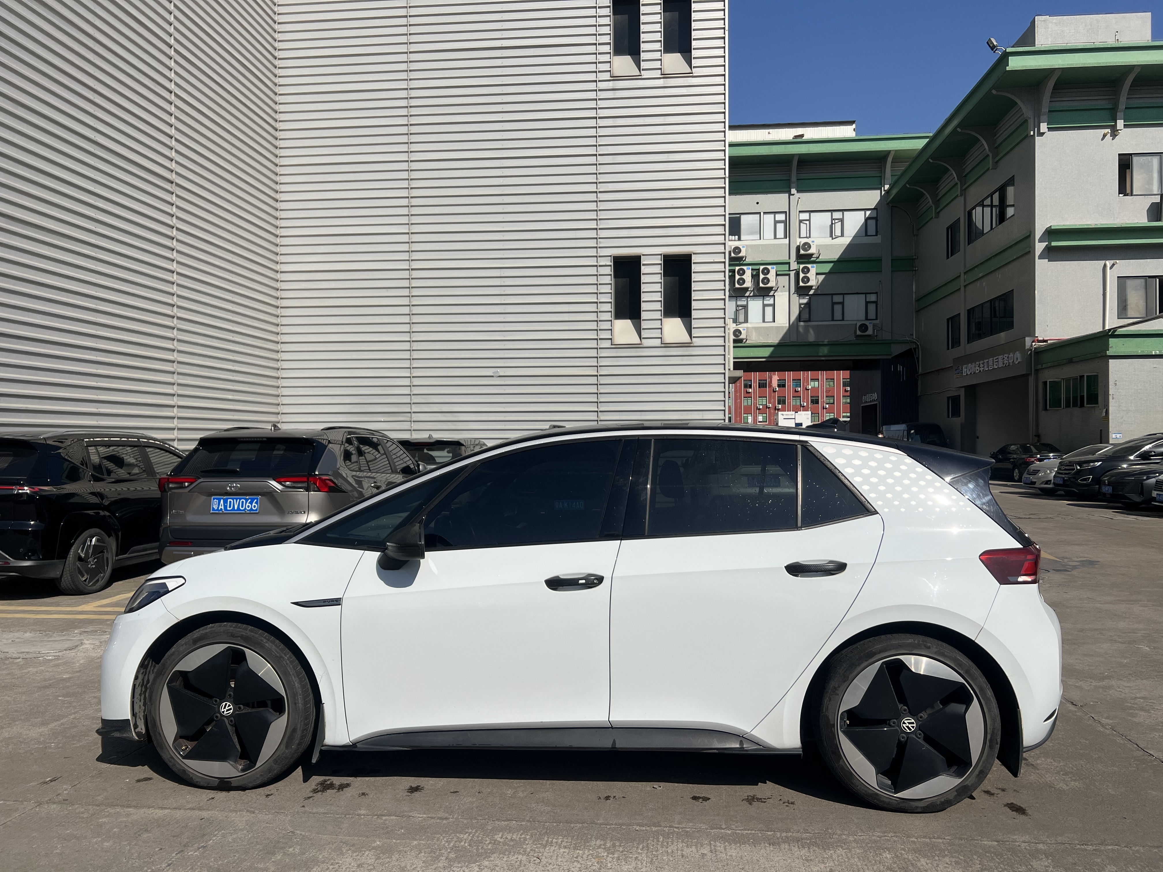 Volkswagen ID.3 2024 car image #9