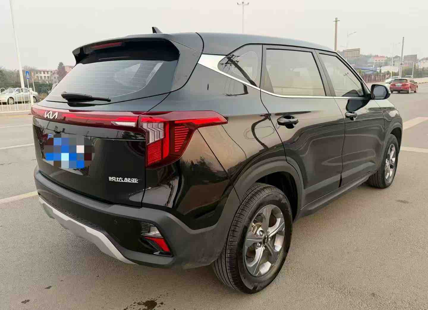 Kia Seltos 2023 car image #9