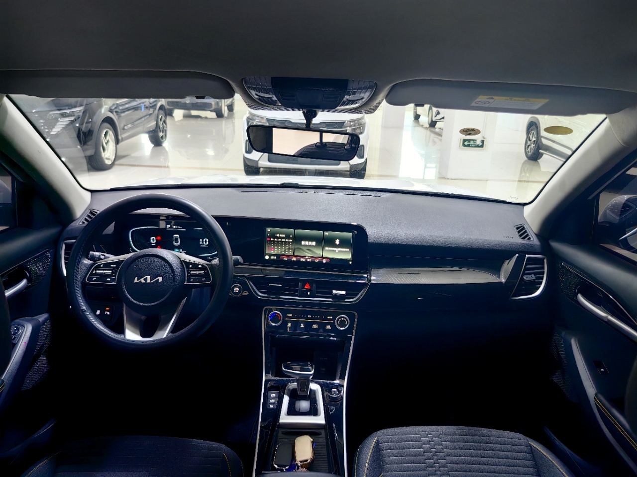 Kia Seltos 2023 imagen de coche #9