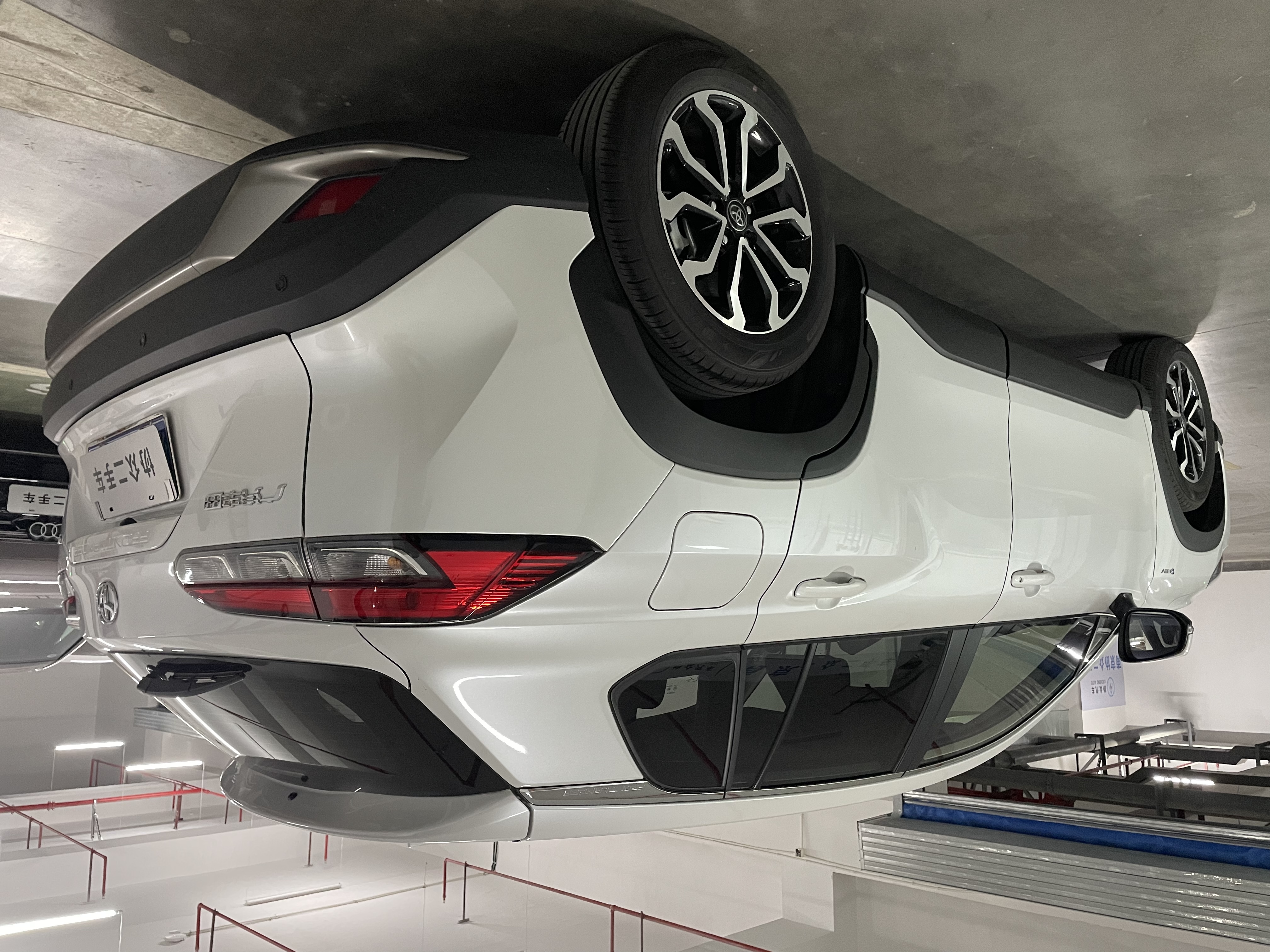 Toyota Frontlander 2024 car image #9