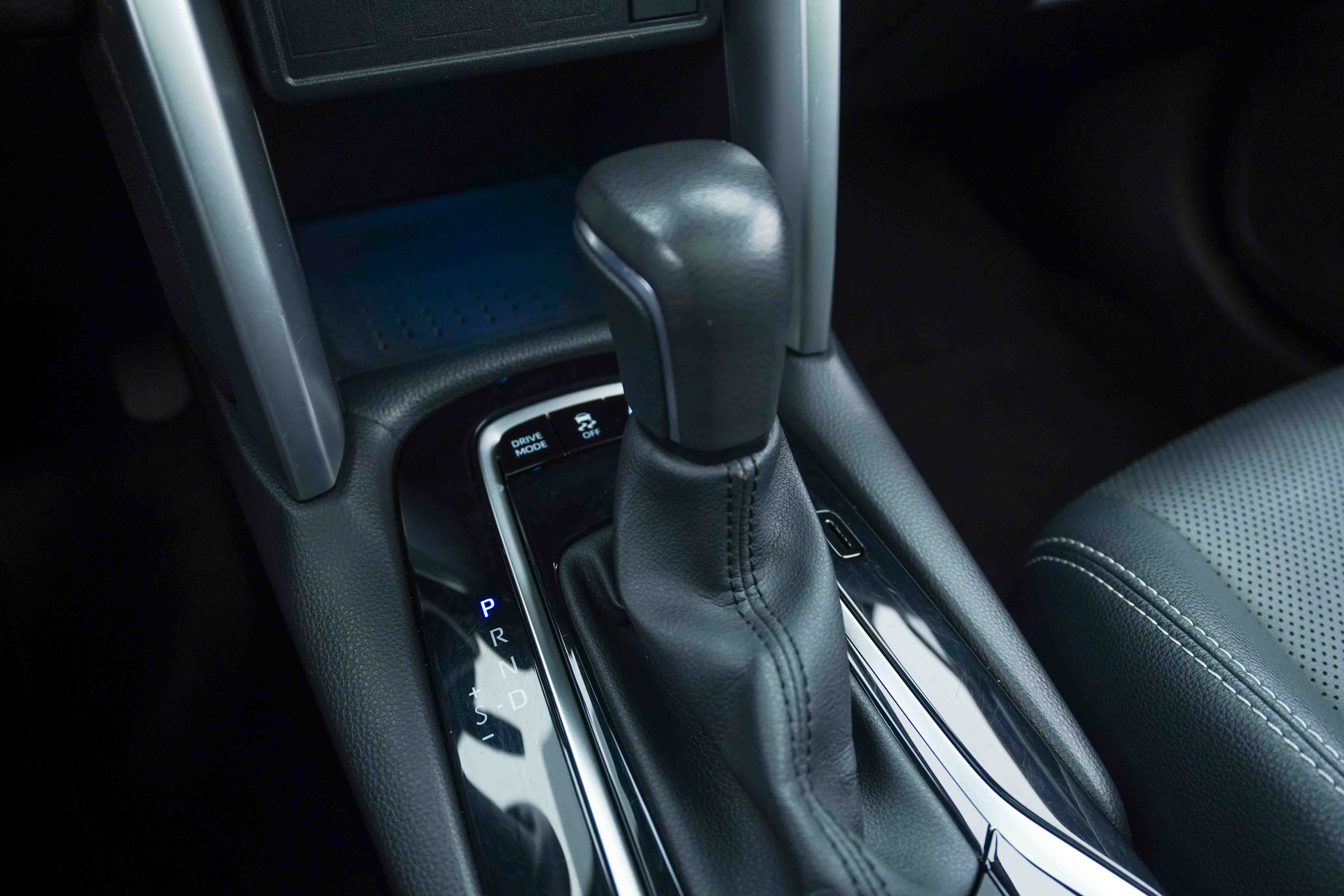 Toyota Frontlander 2023 car image #9