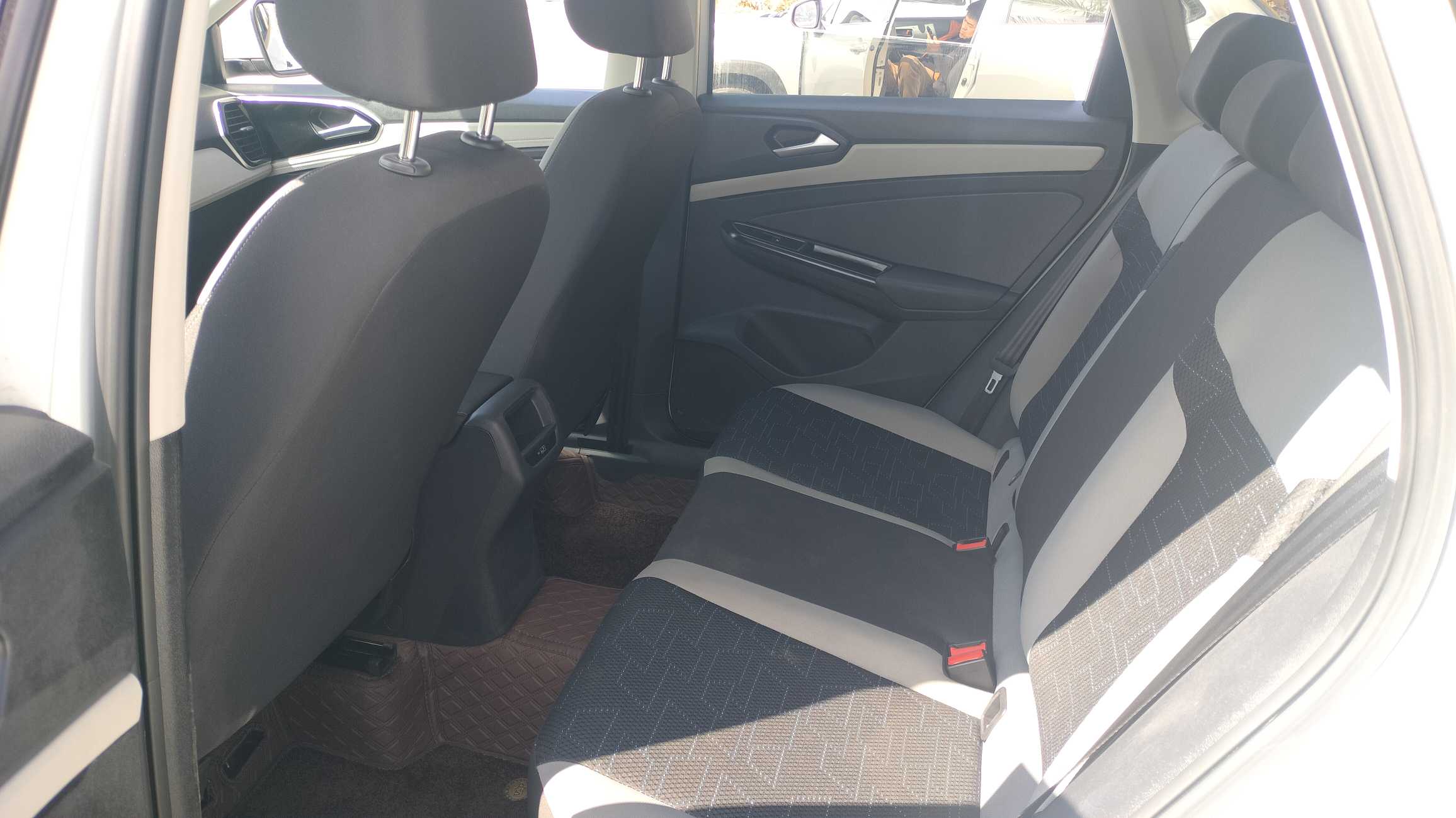 VS5 2023 car image #9