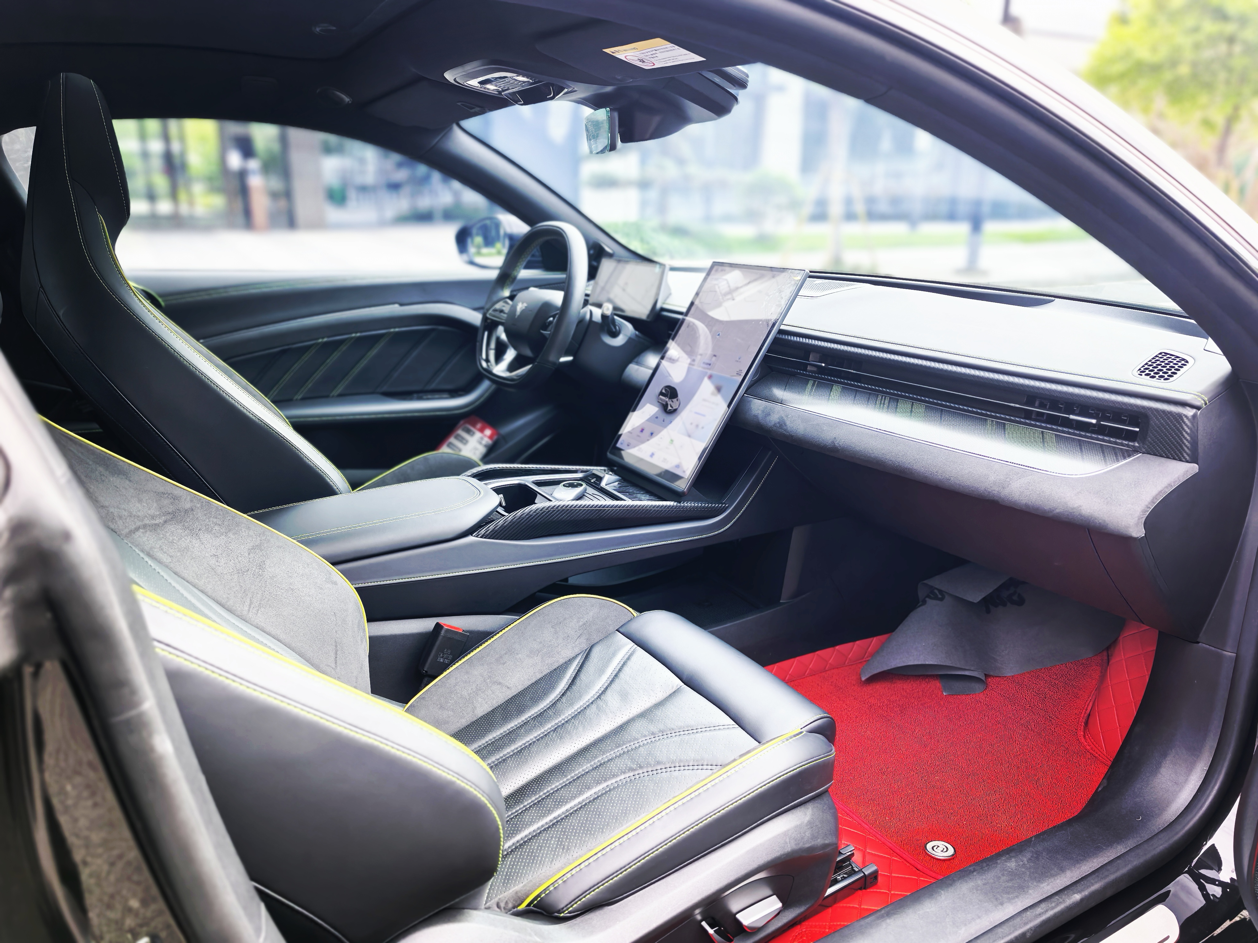 哪吒汽车 哪吒GT 2024 汽车图片 #9