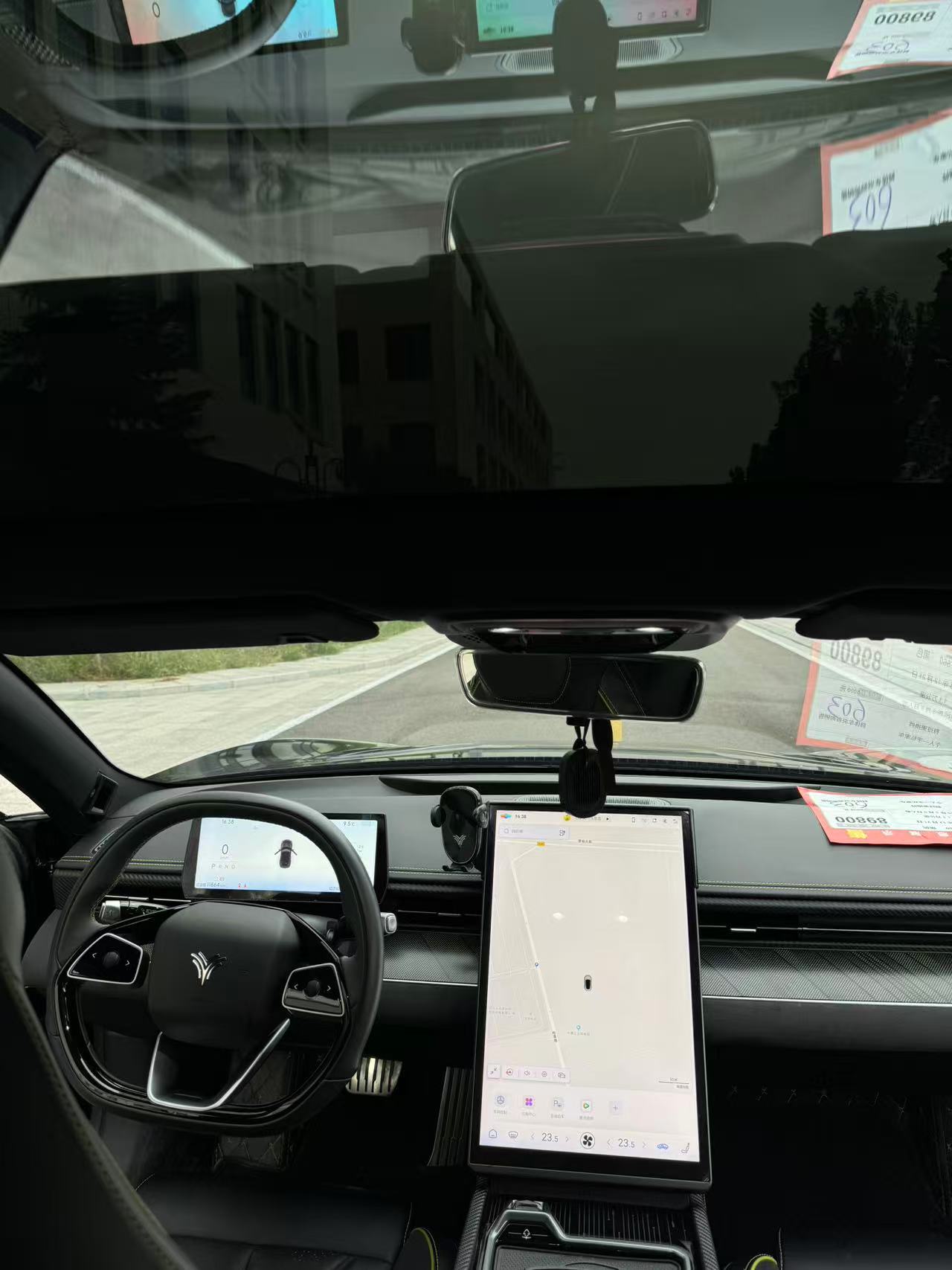 哪吒汽车 哪吒GT 2023 汽车图片 #9