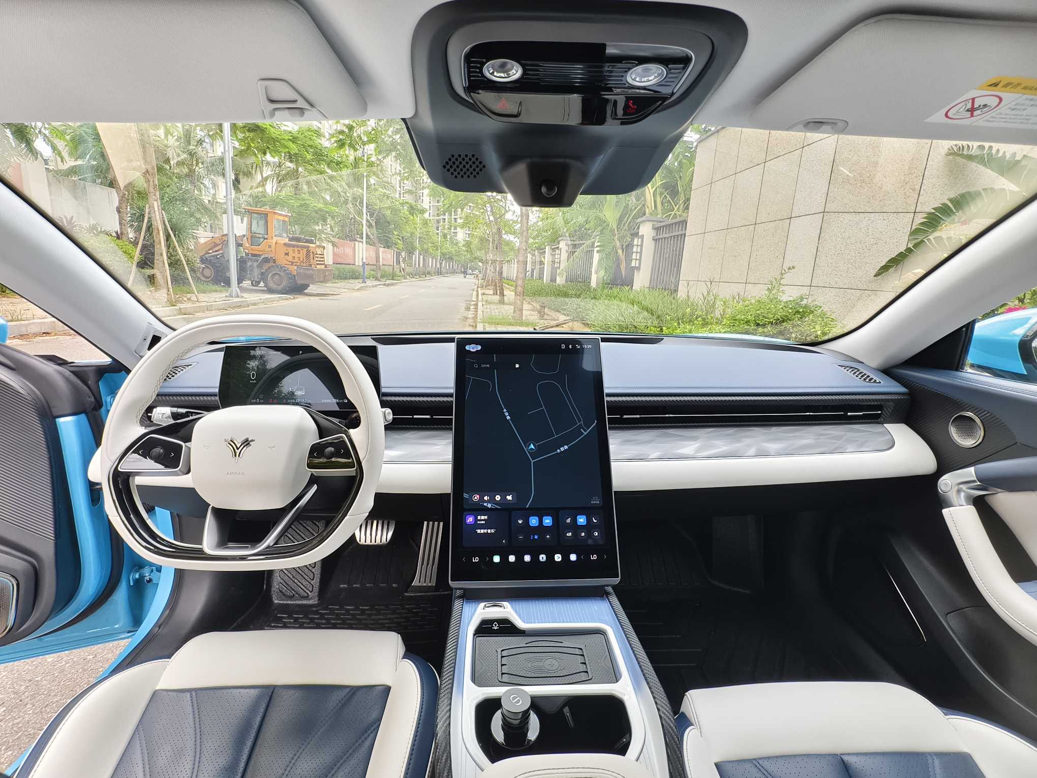 哪吒汽车 哪吒GT 2023 汽车图片 #9