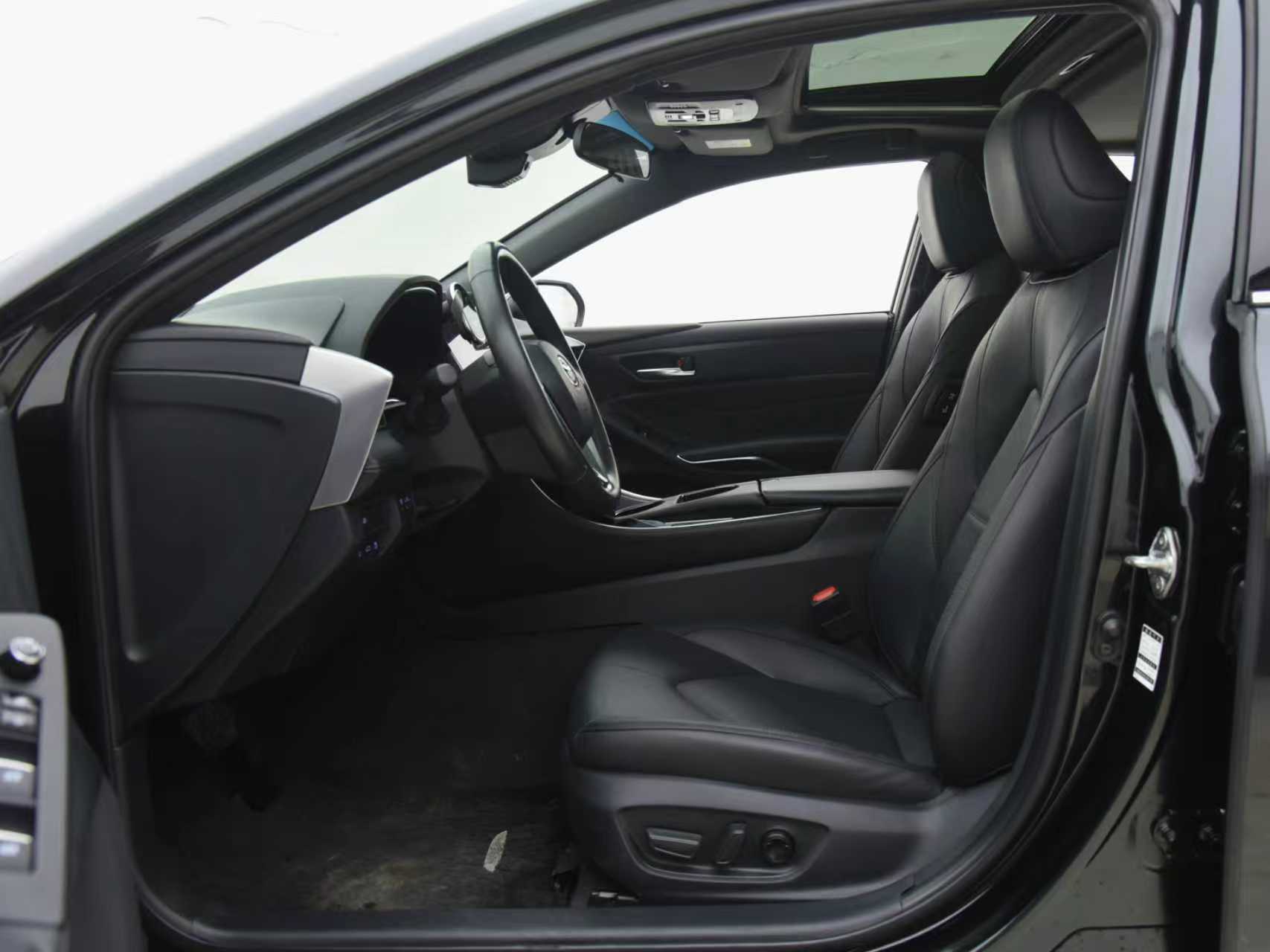 Toyota Avalon 2023 car image #9