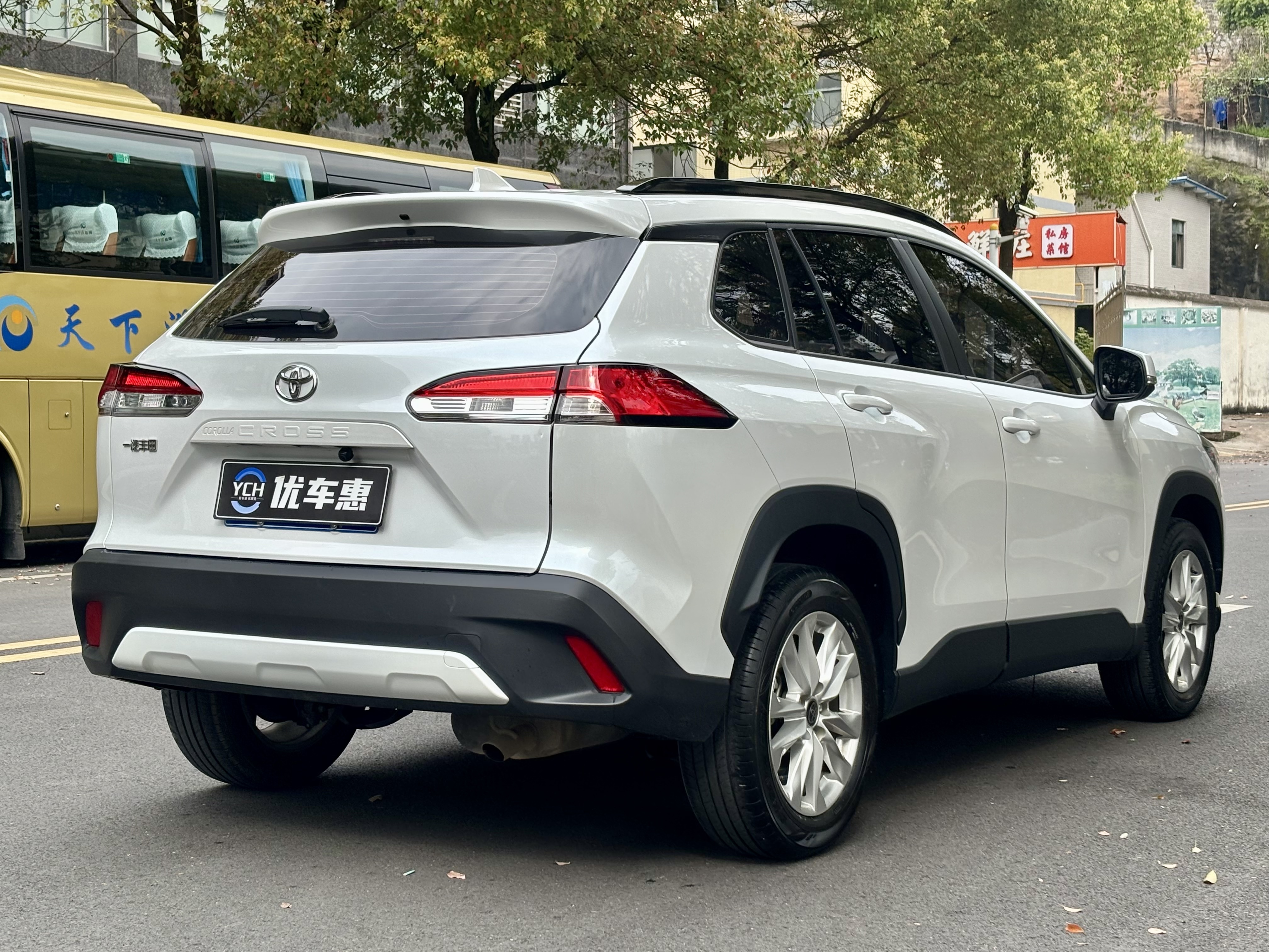 Toyota Corolla Cross 2024 immagine di auto #9