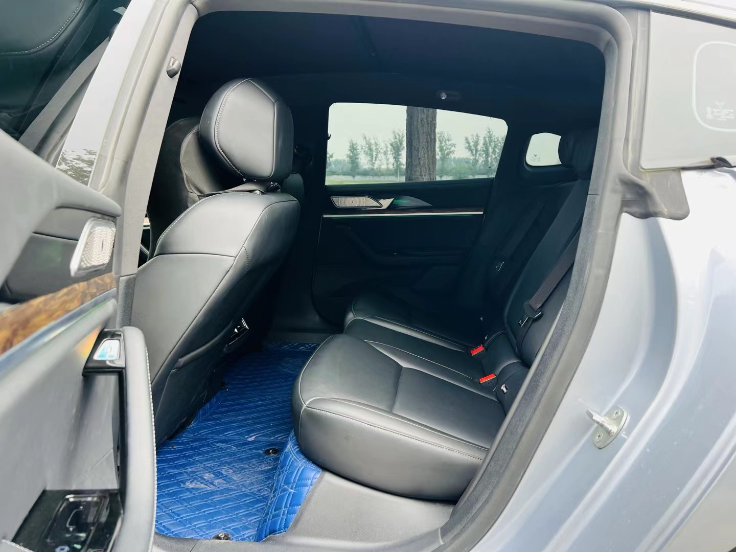 哪吒汽车 哪吒S 2023 汽车图片 #9