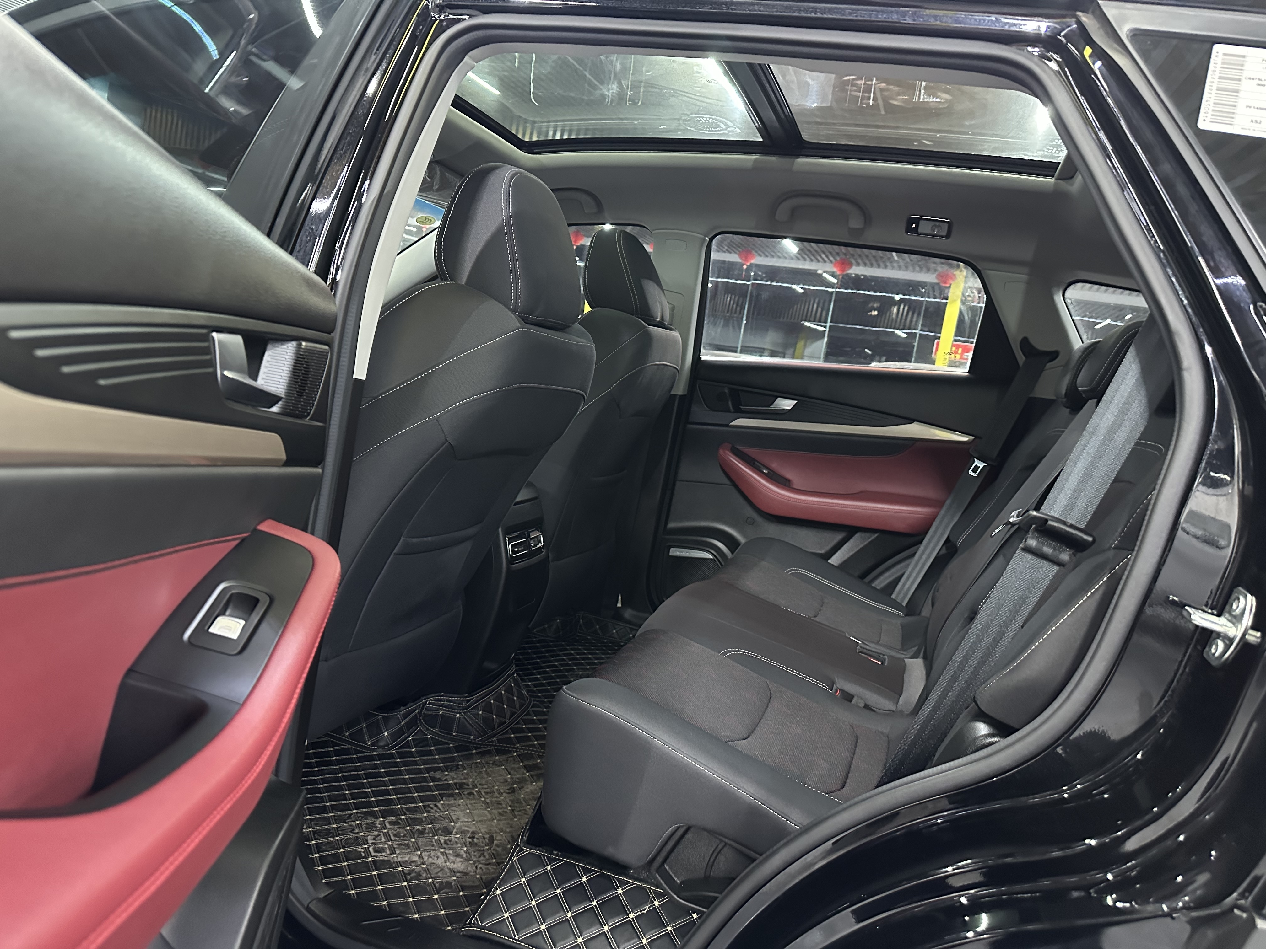 X70 2023 car image #9