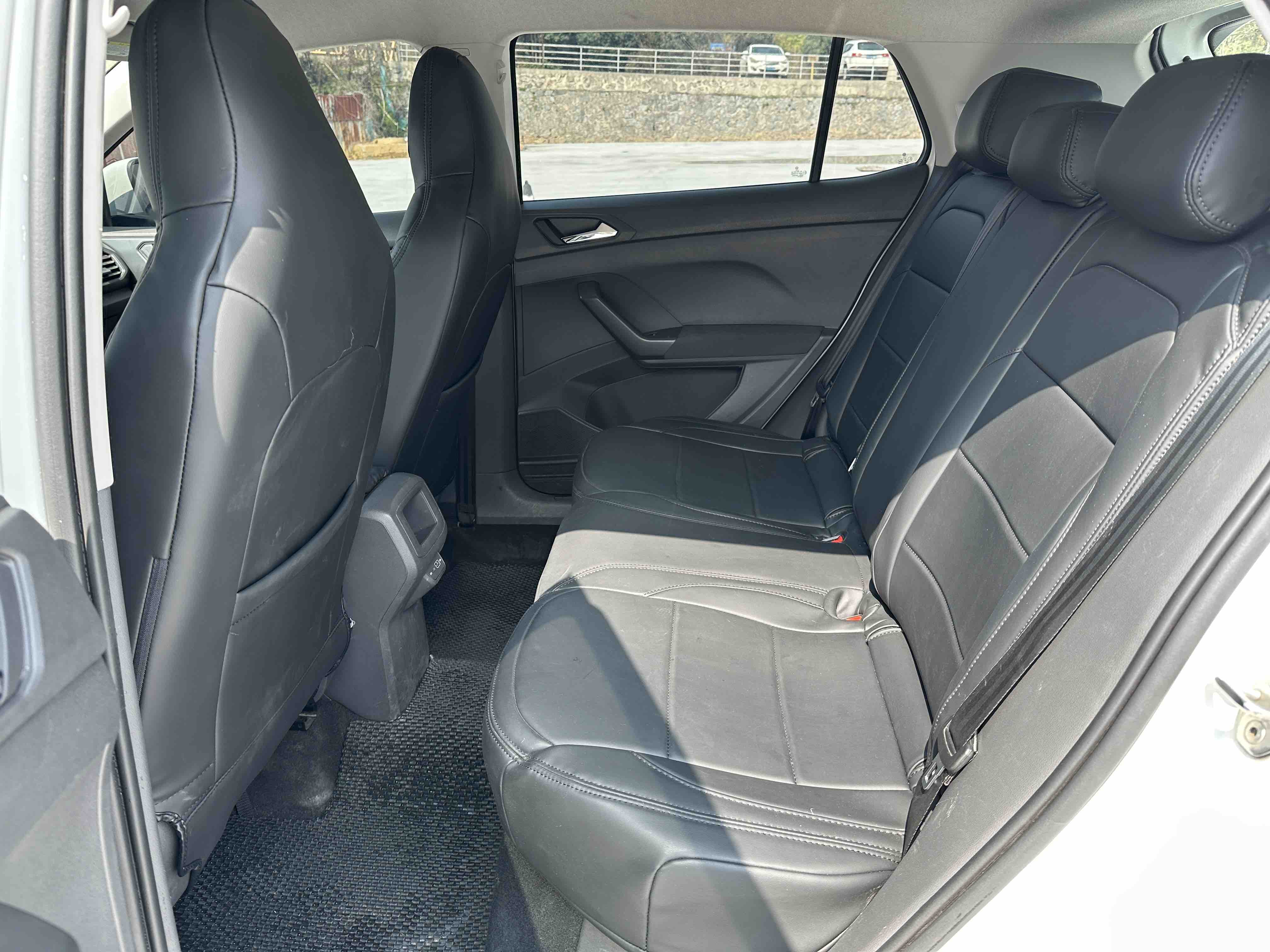 Volkswagen T-Cross 2024 #9 Volkswagen T-Cross 2024 car image #9