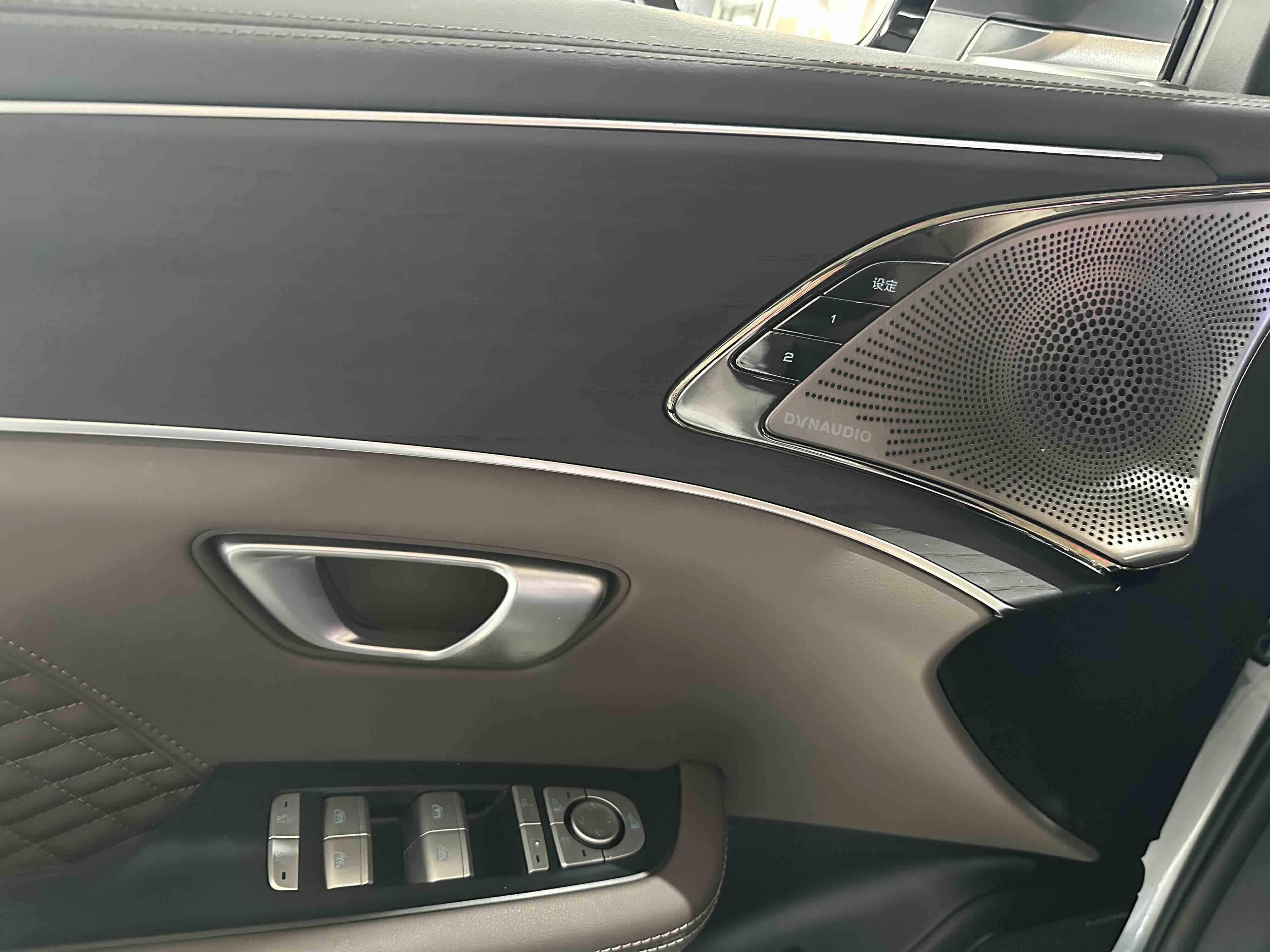 BYD Han 2023 car image #9